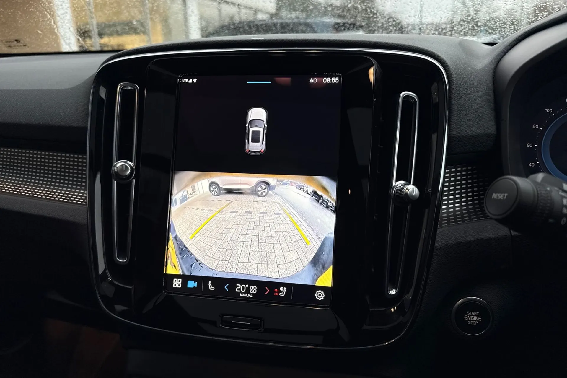 Volvo XC40 thumbnail image number 38