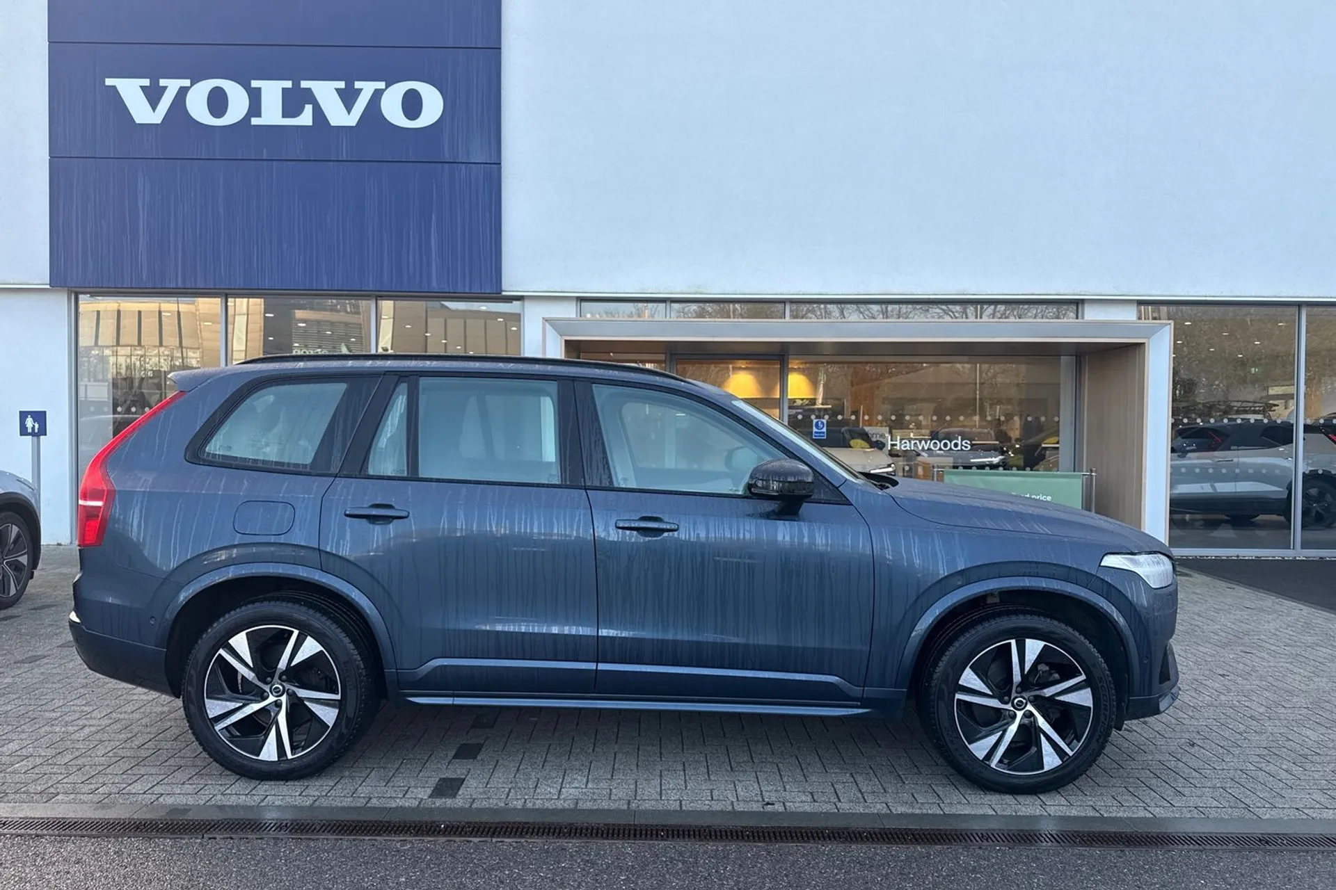 Volvo XC90 thumbnail image number 2