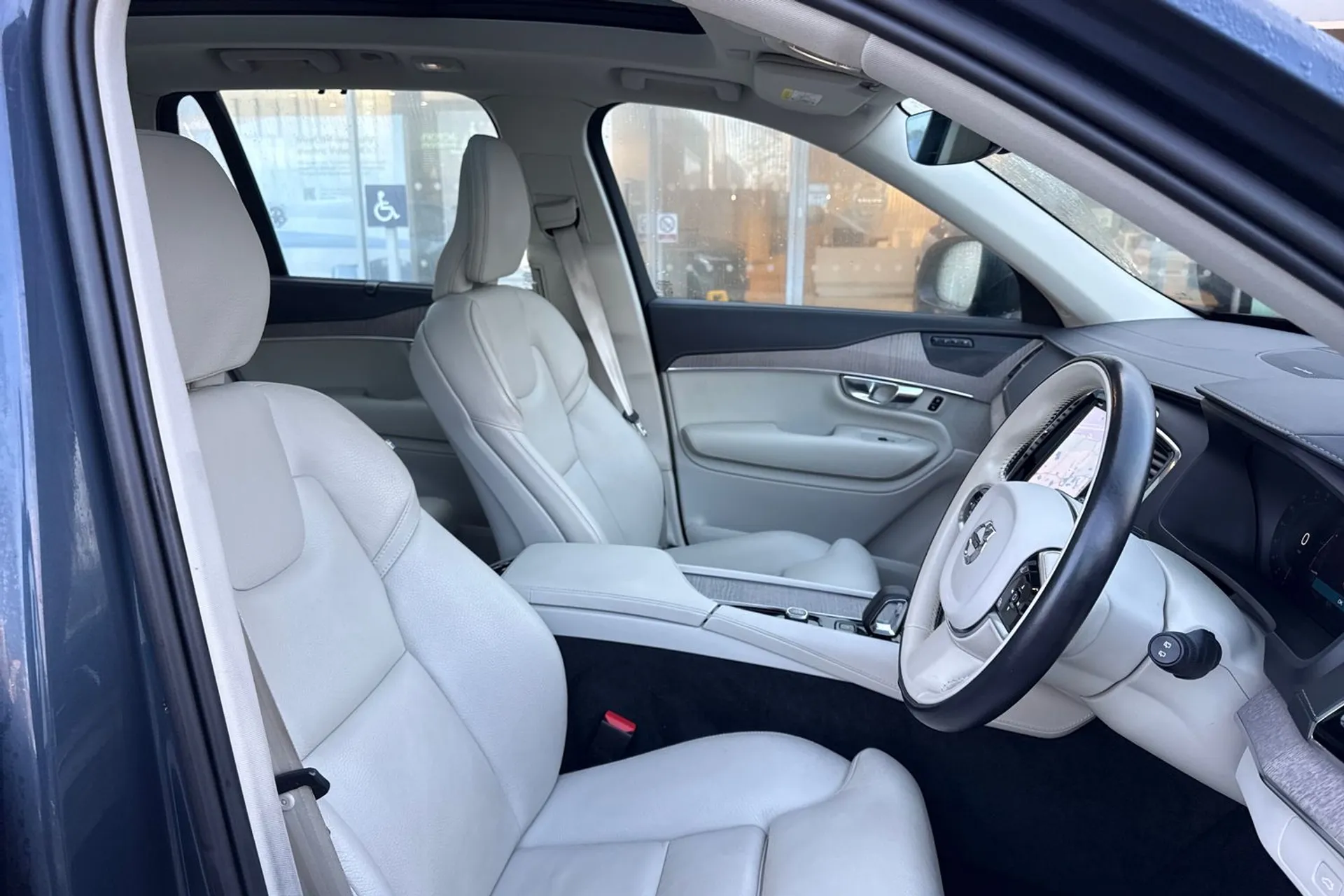 Volvo XC90 thumbnail image number 30