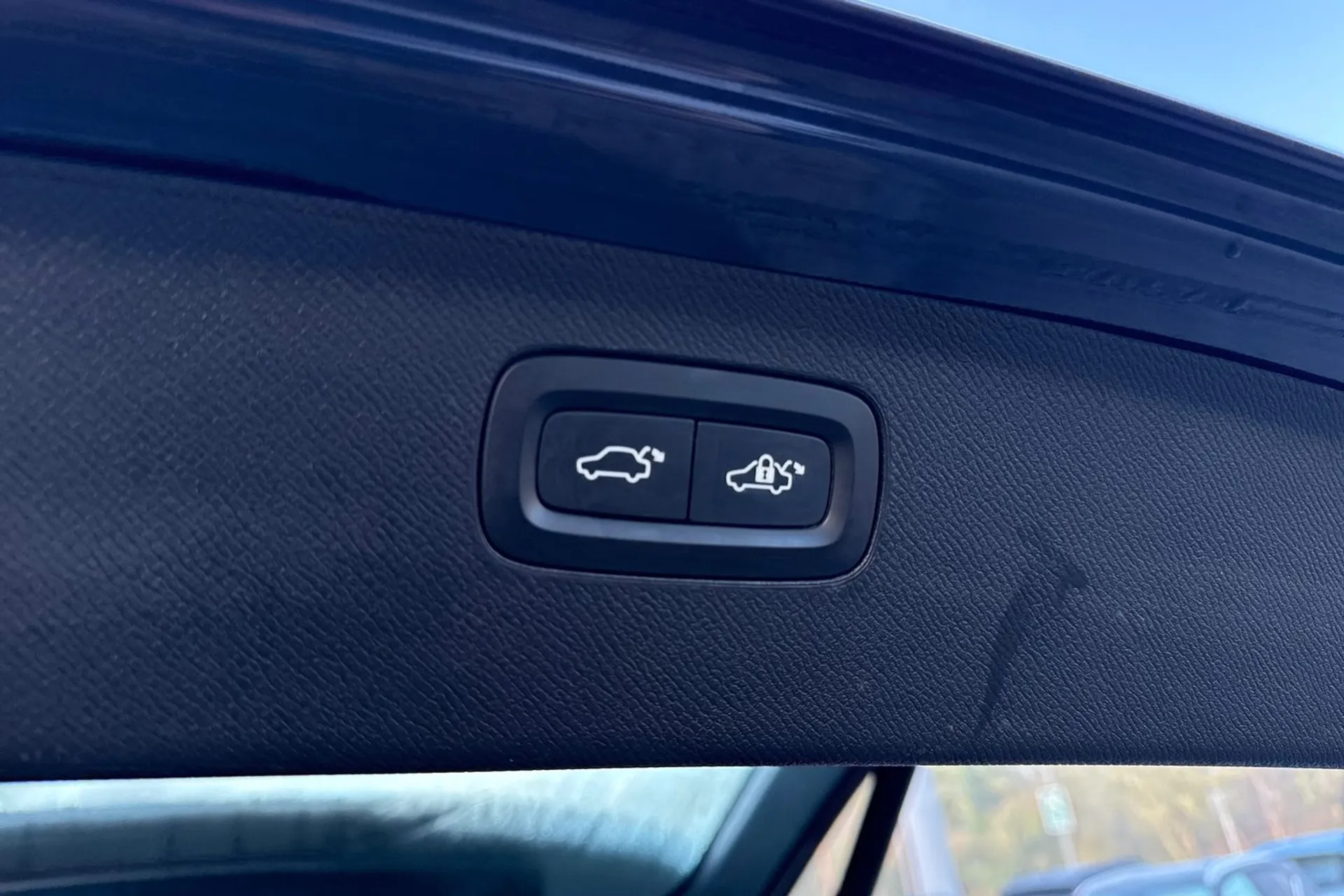 Volvo XC90 thumbnail image number 25