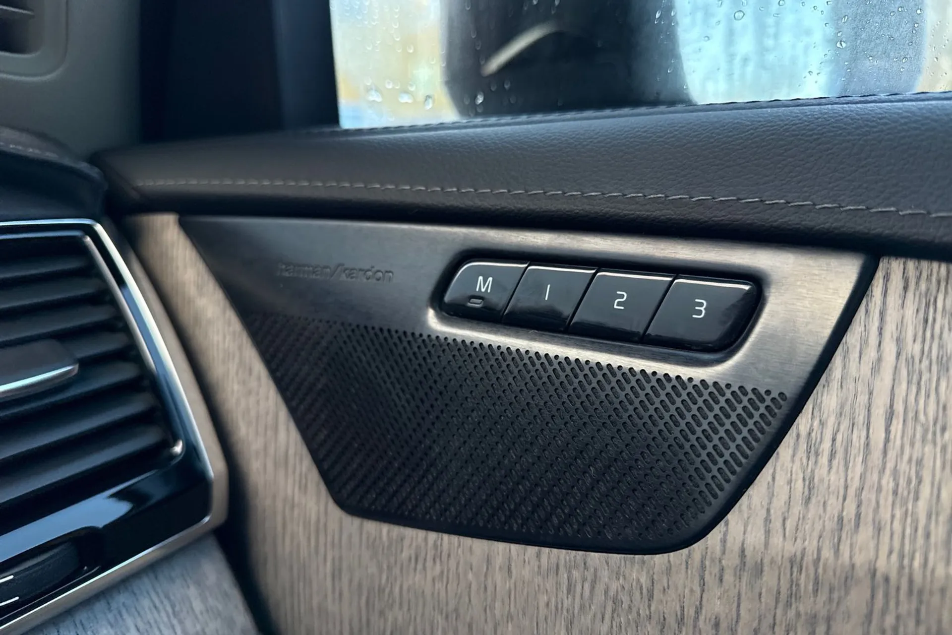 Volvo XC90 thumbnail image number 47