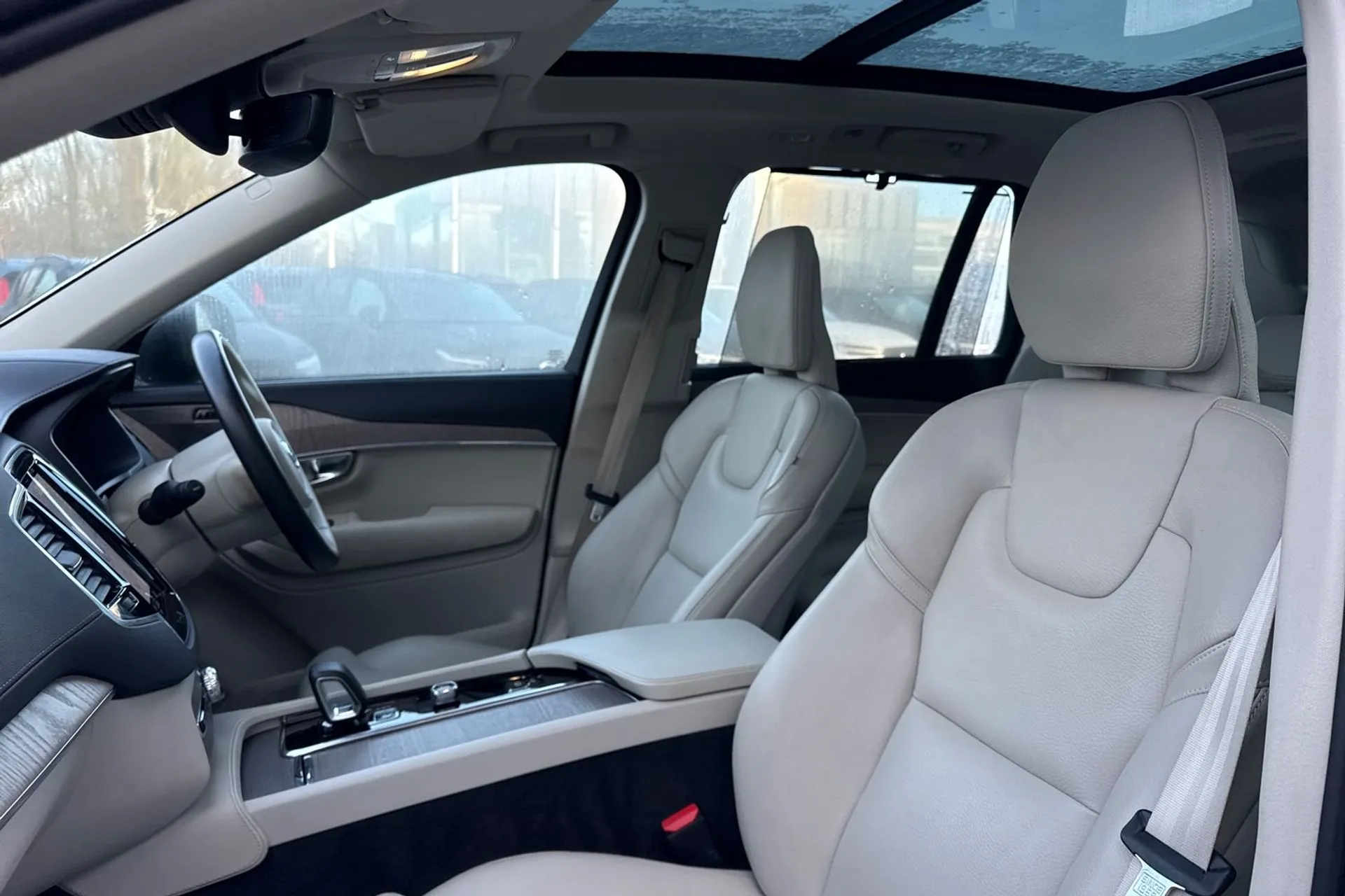 Volvo XC90 thumbnail image number 32