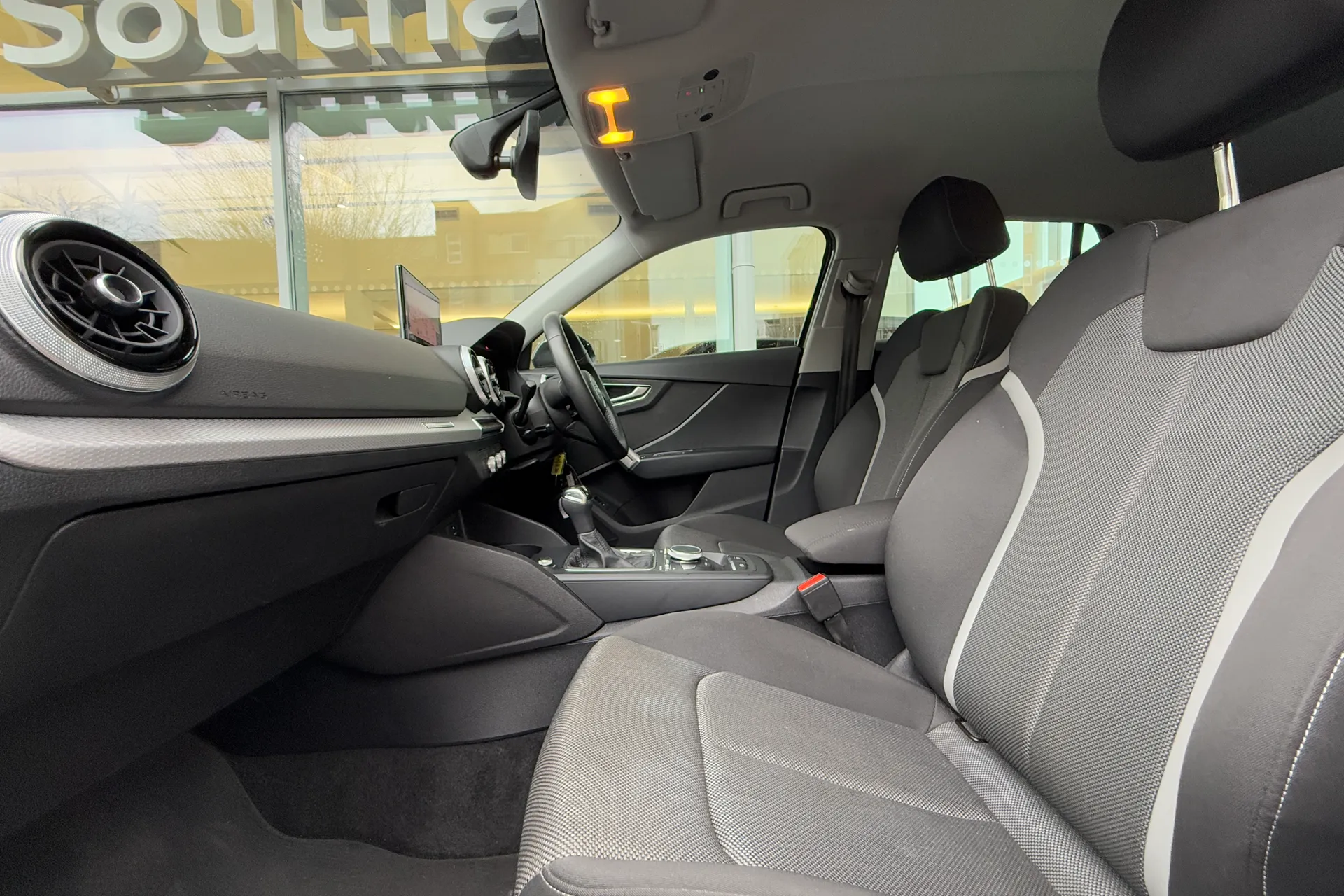 Audi Q2 thumbnail image number 48