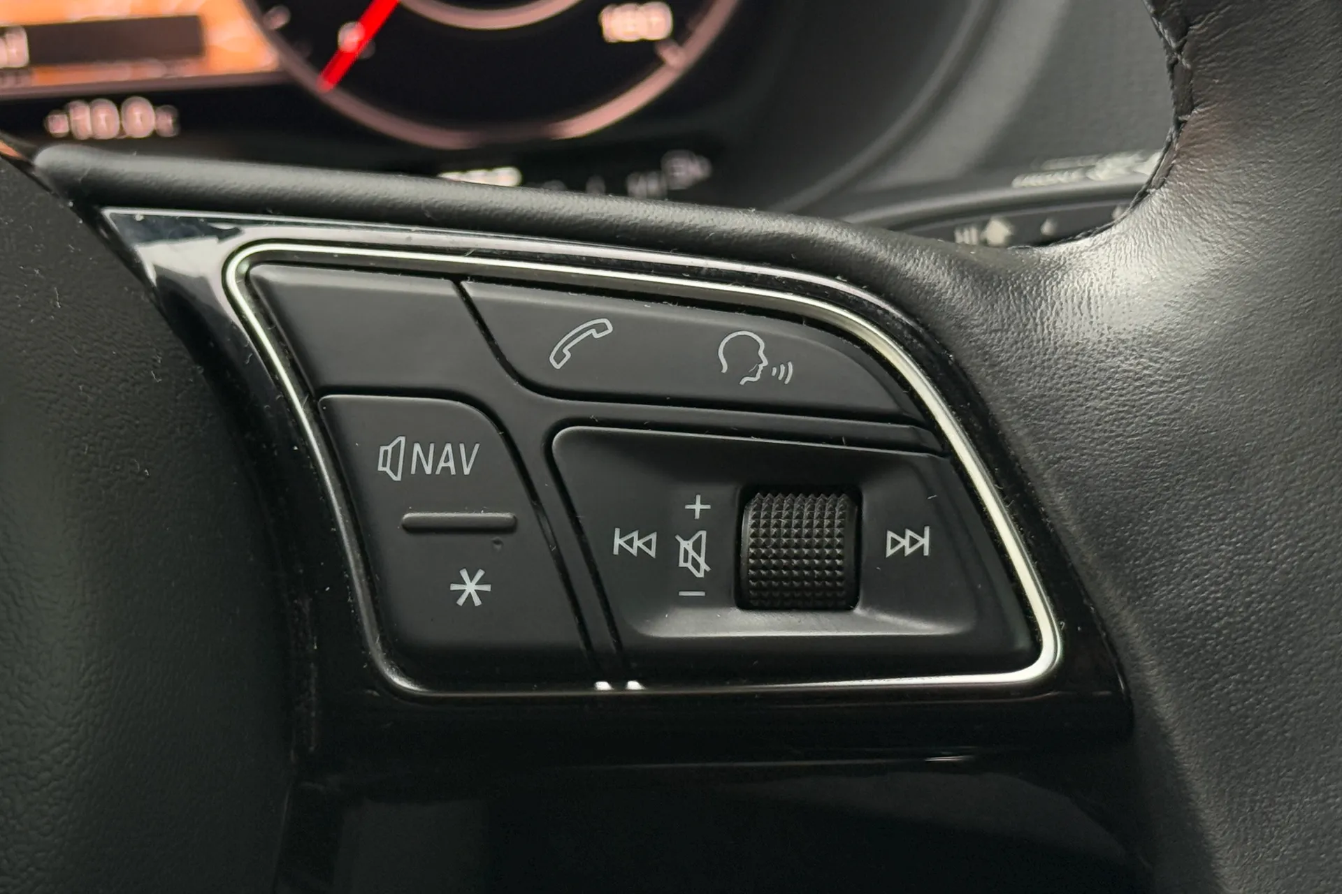 Audi Q2 thumbnail image number 9