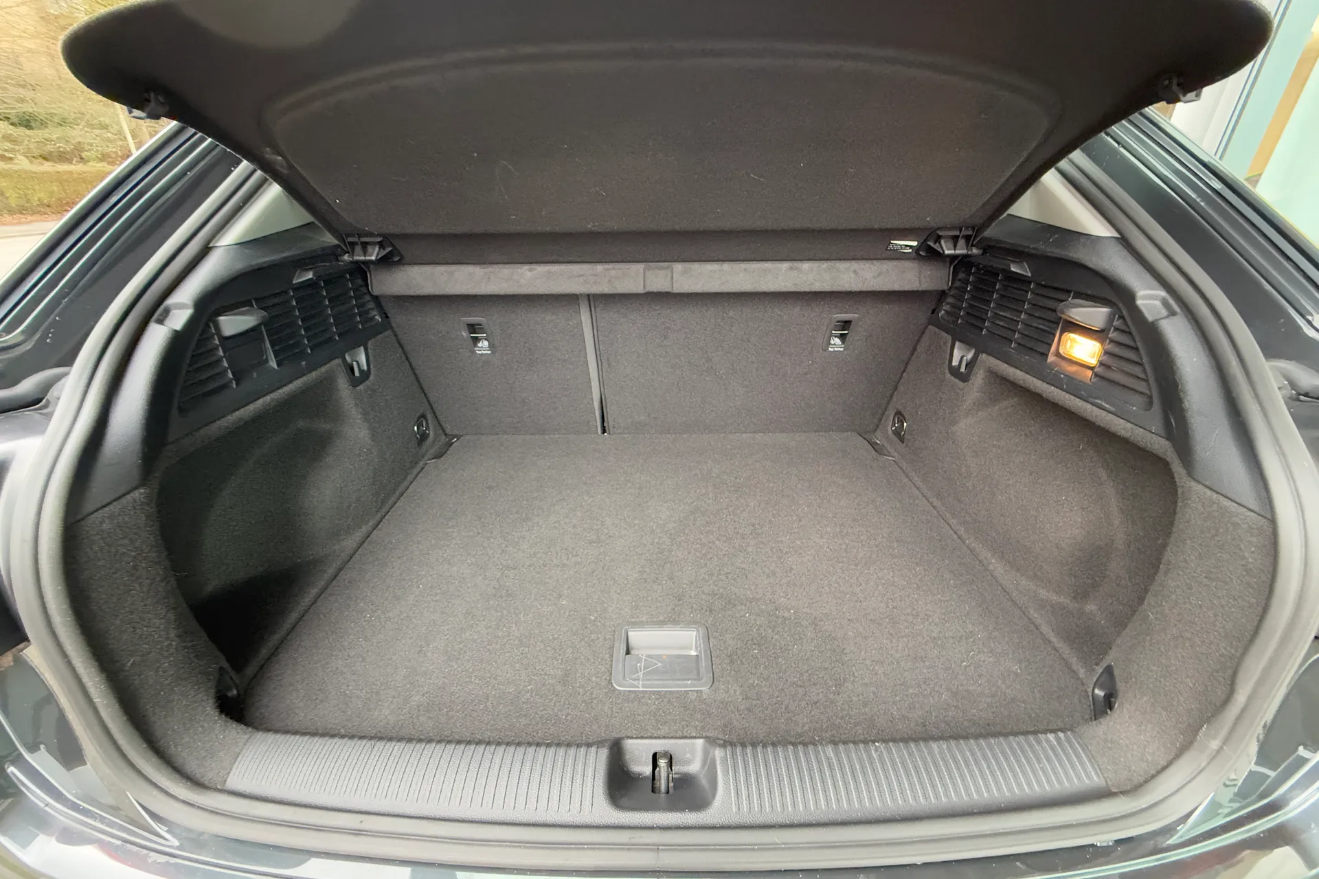 Audi Q2 thumbnail image number 41