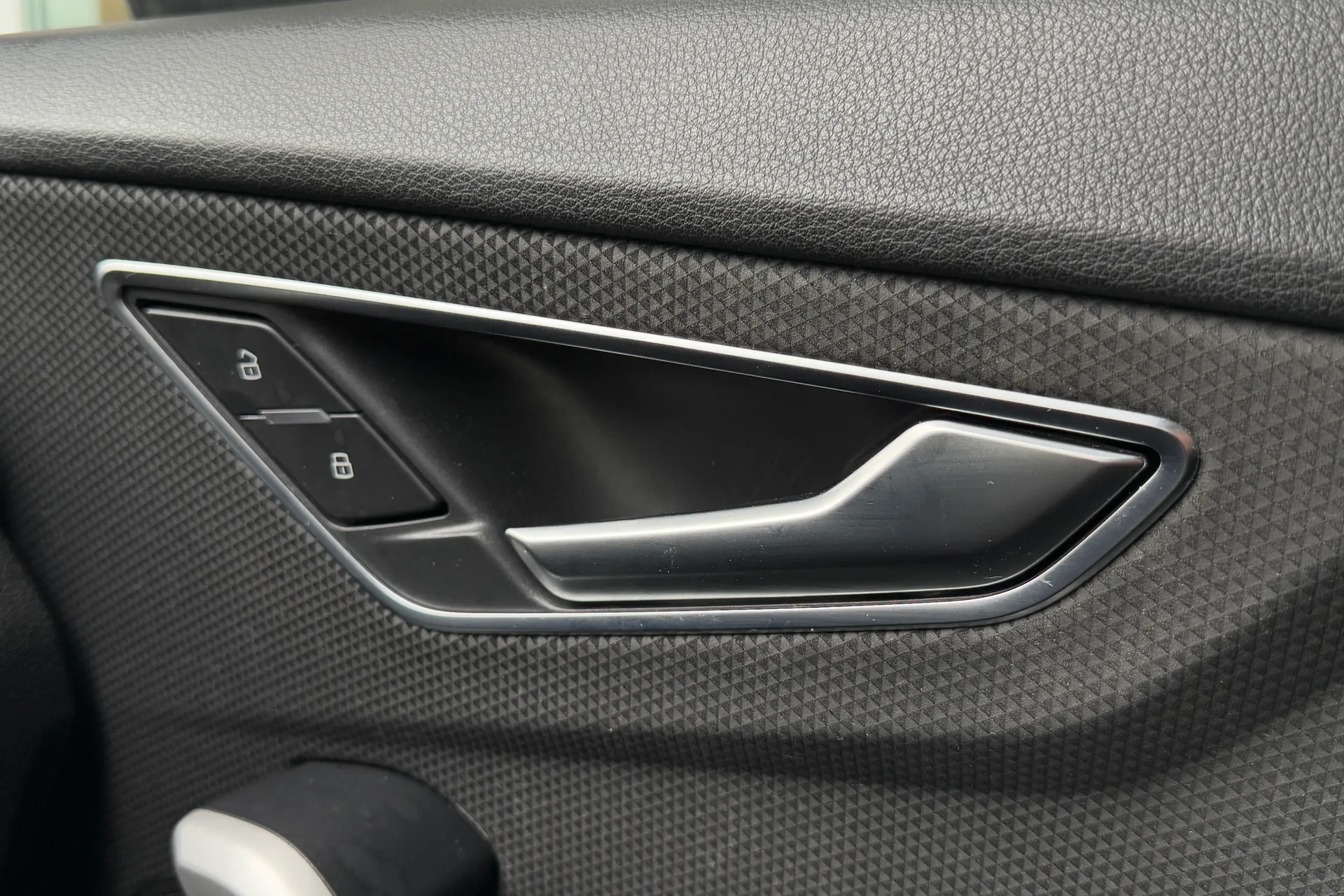 Audi Q2 thumbnail image number 24