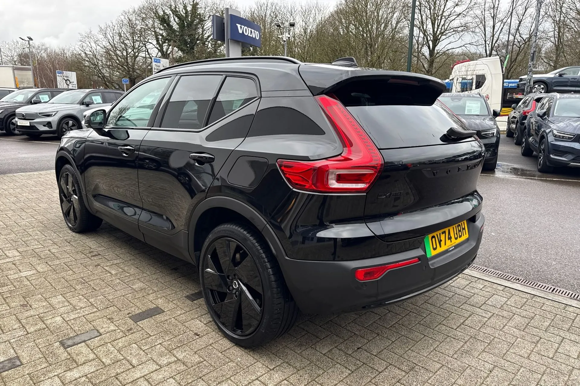 Volvo EX40 thumbnail image number 10