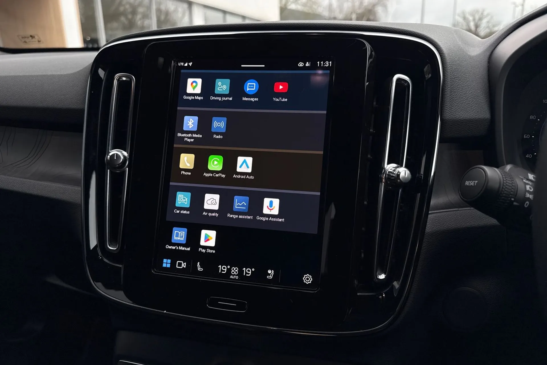 Volvo EX40 thumbnail image number 40