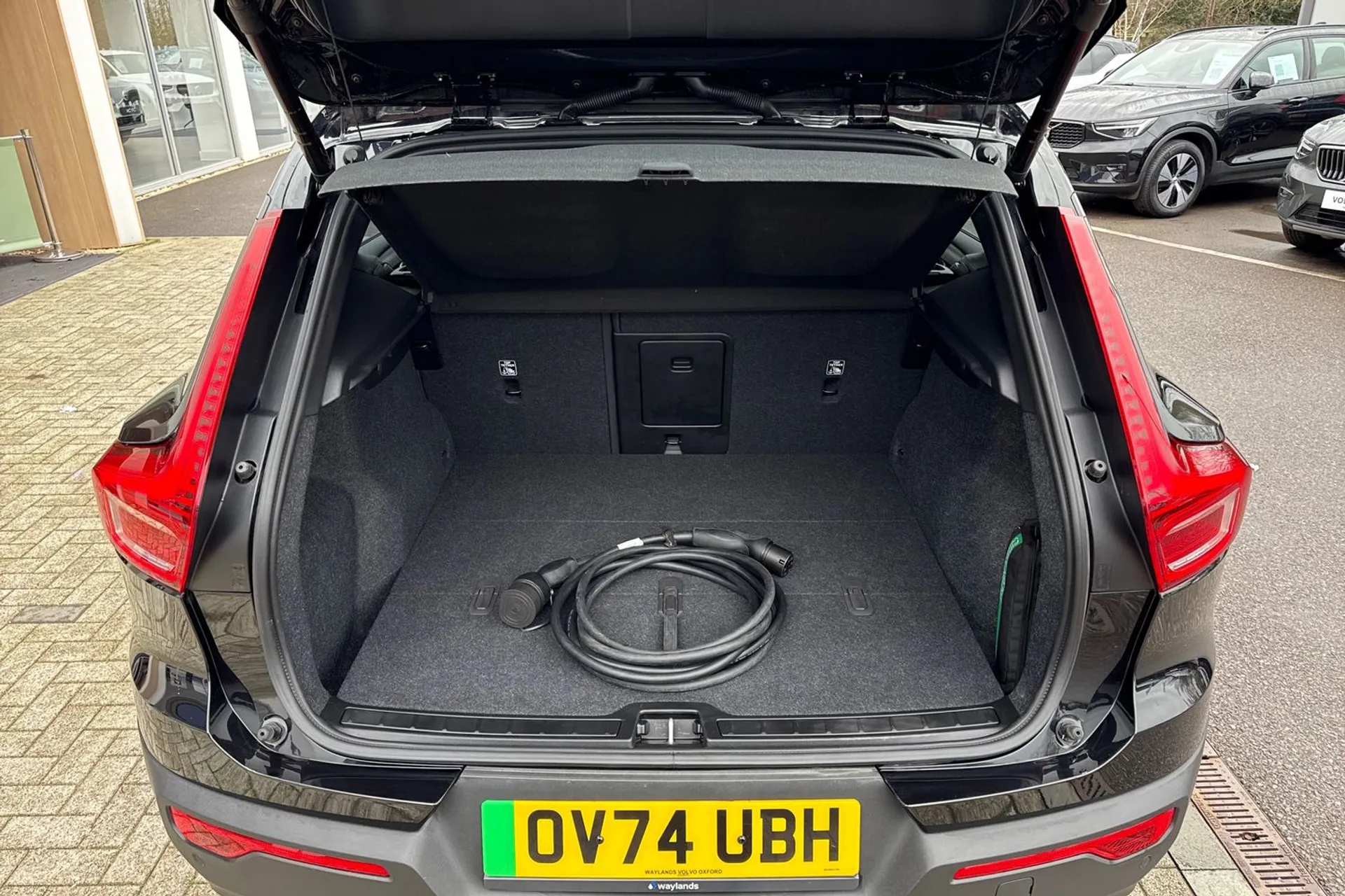 Volvo EX40 thumbnail image number 20