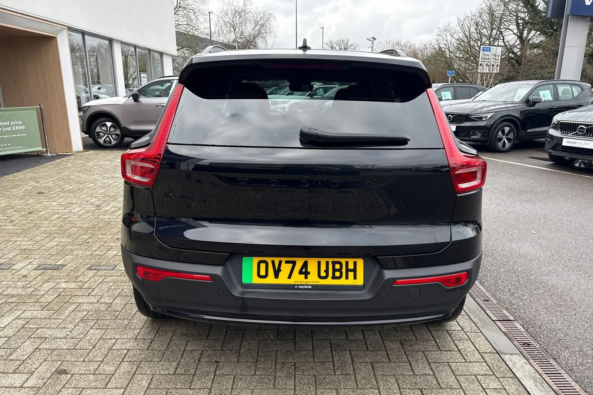 Volvo EX40 thumbnail image number 9