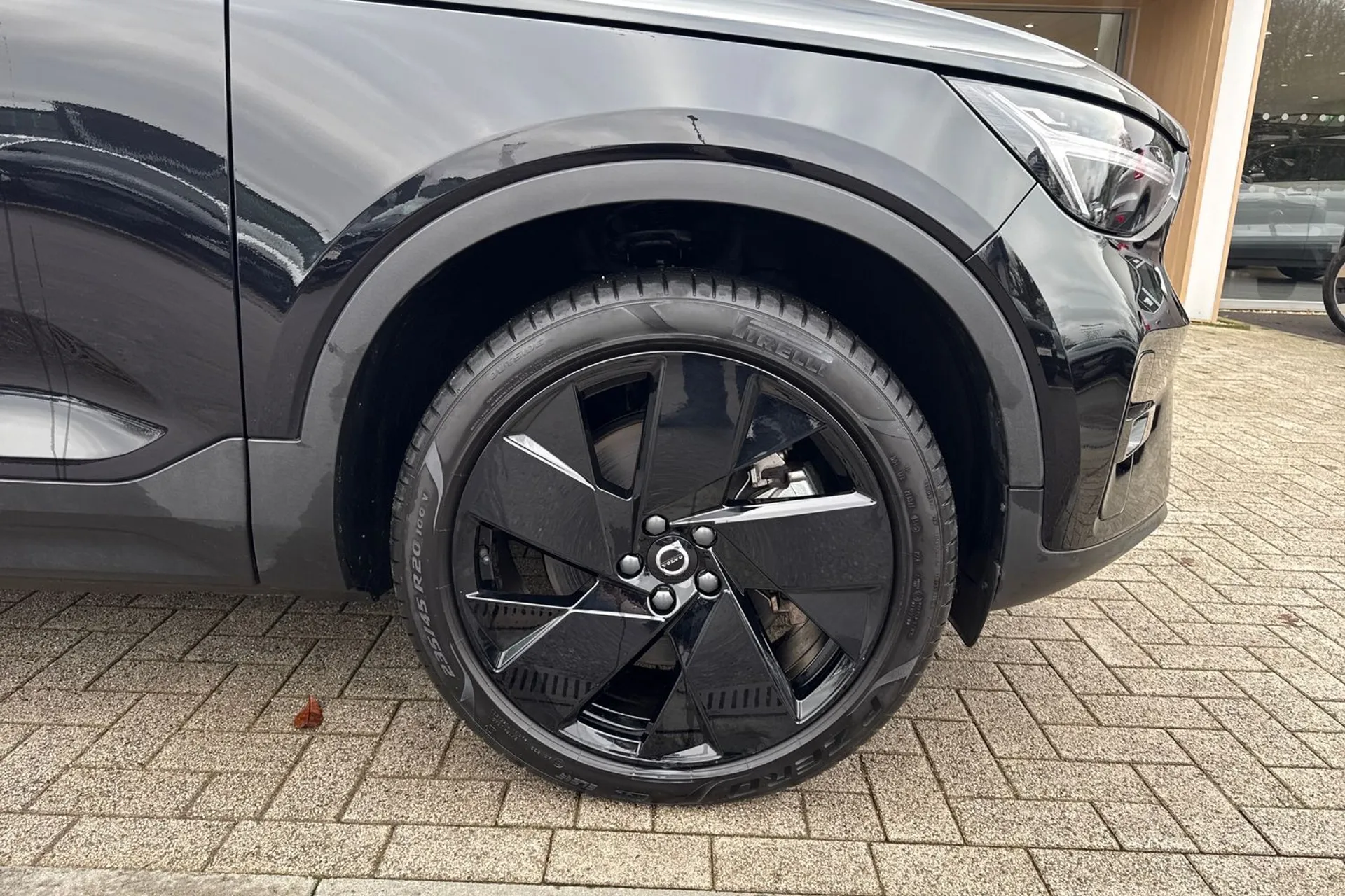 Volvo EX40 thumbnail image number 14