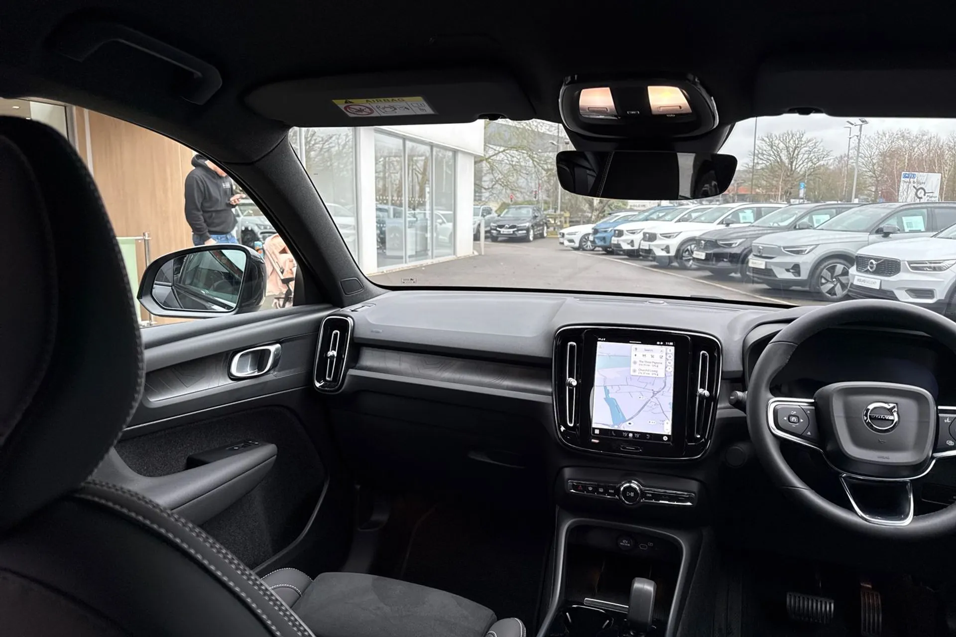 Volvo EX40 thumbnail image number 32