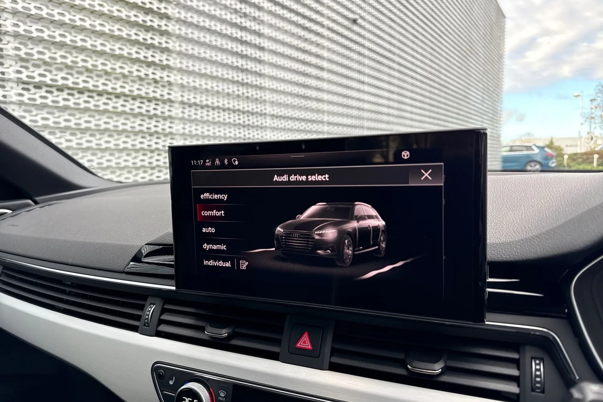 Audi A4 thumbnail image number 27