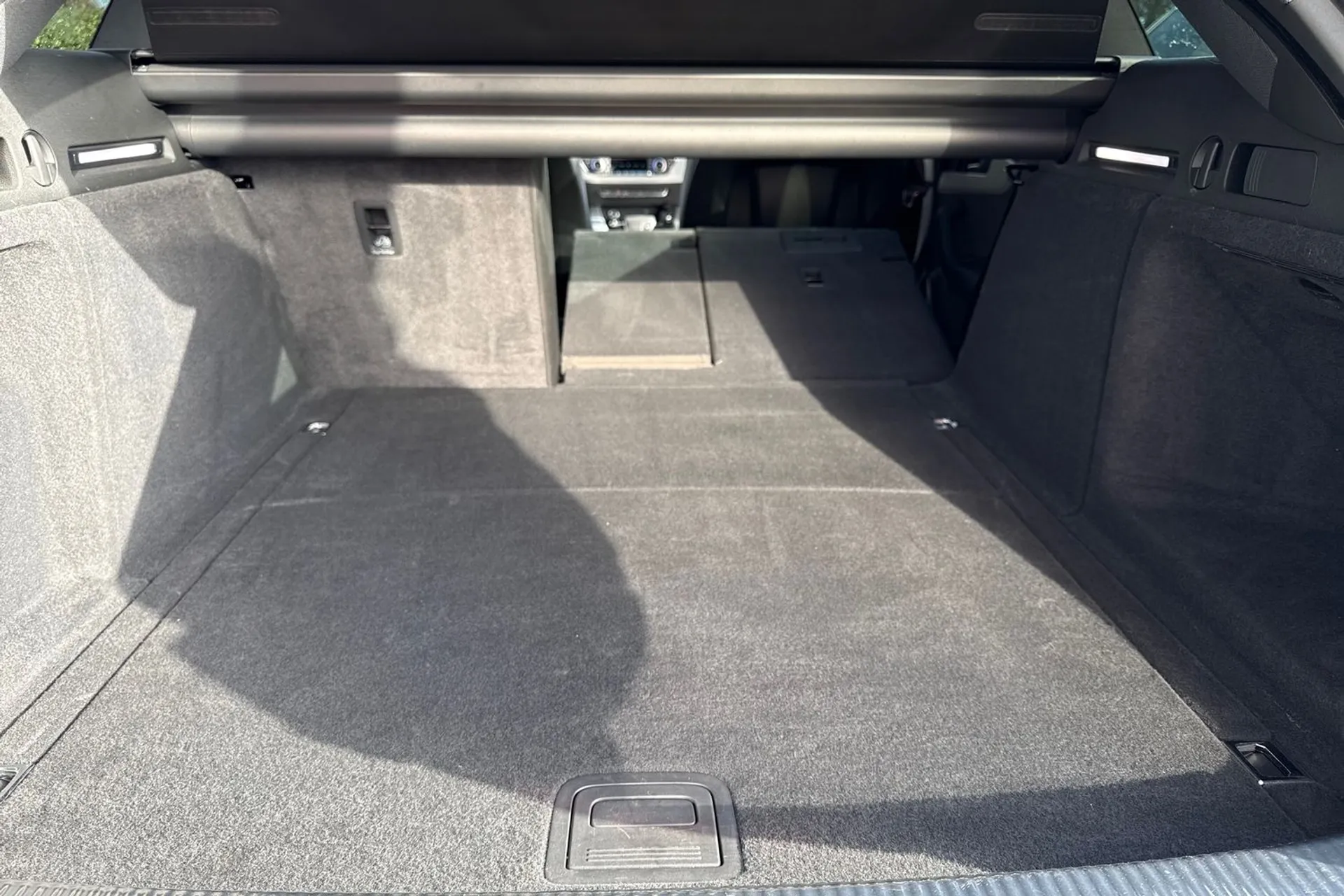 Audi A4 thumbnail image number 39