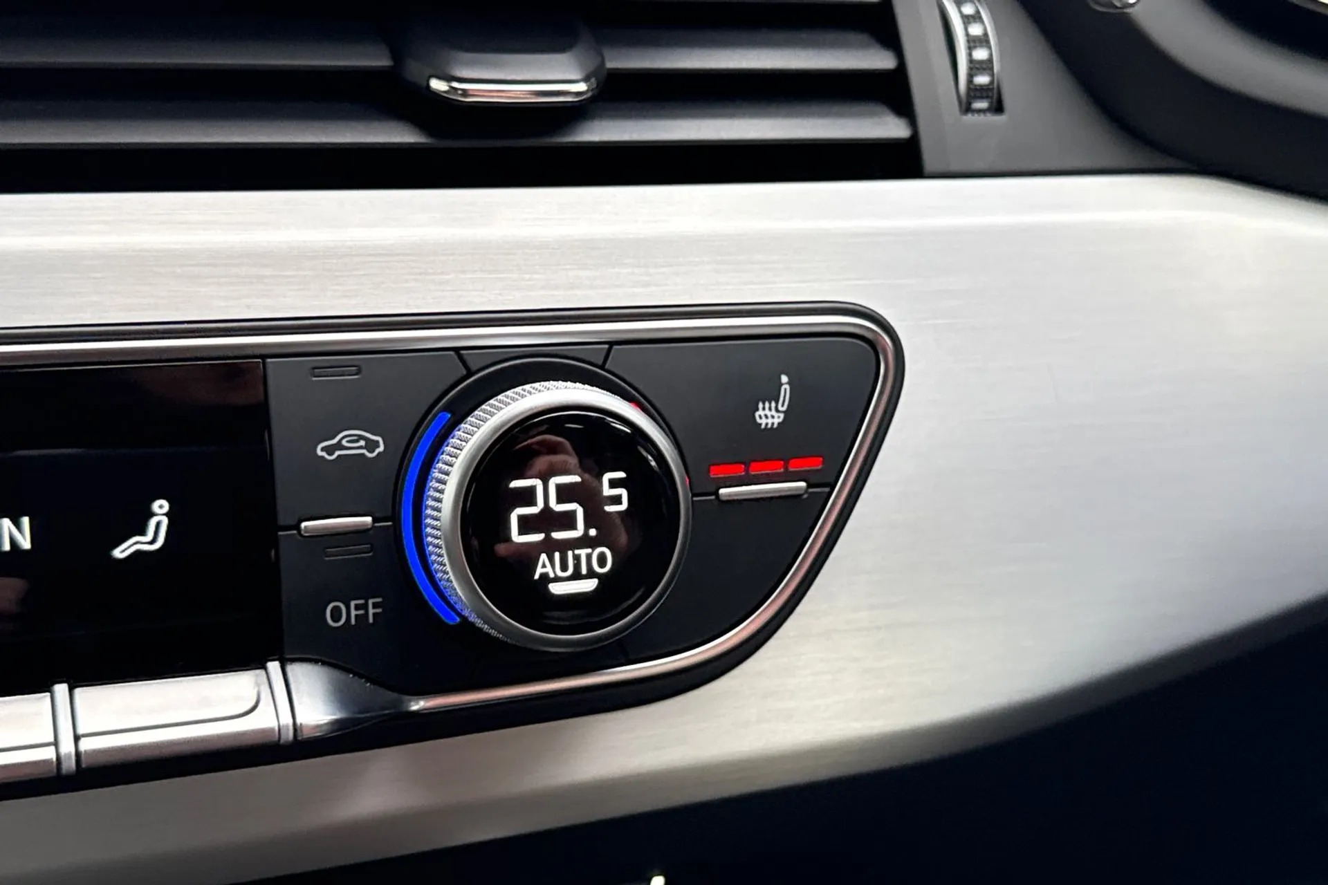 Audi A4 thumbnail image number 9