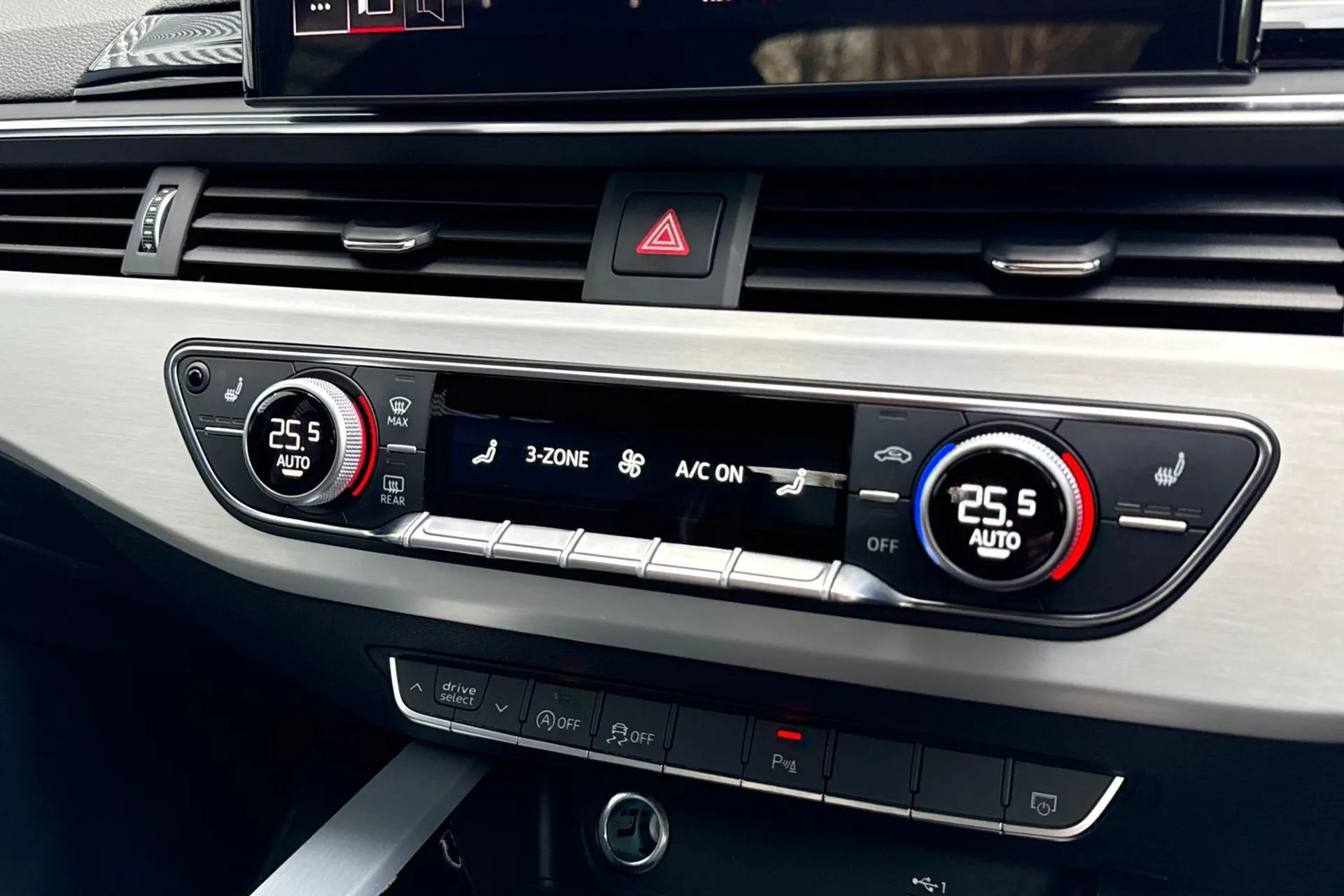 Audi A4 thumbnail image number 11