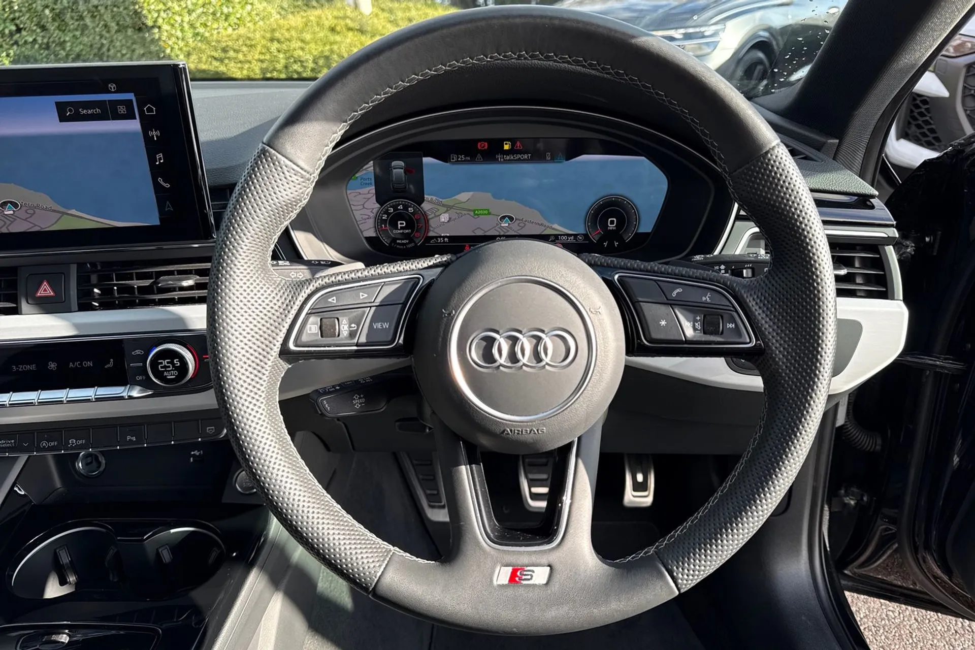 Audi A4 thumbnail image number 13