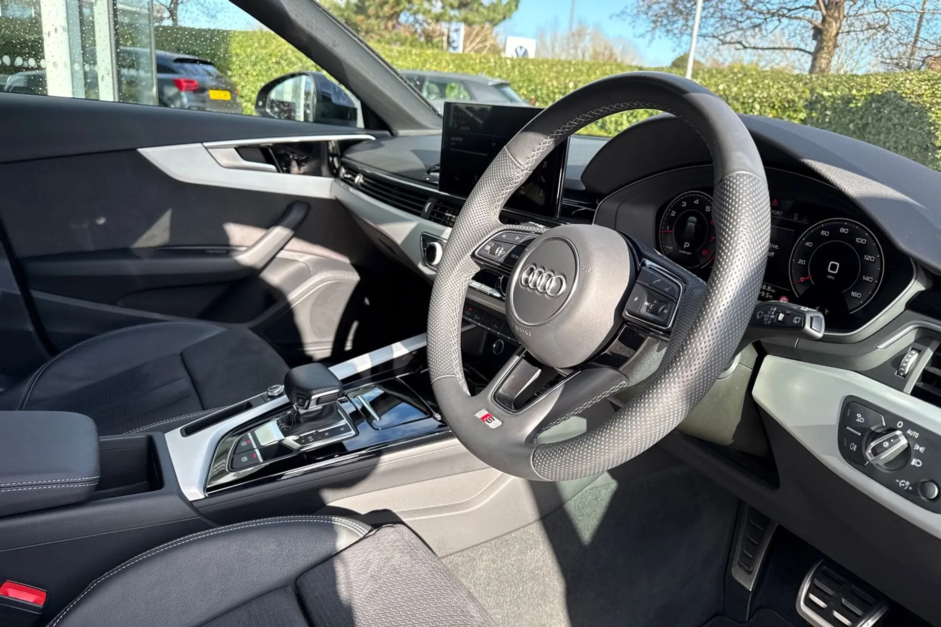 Audi A4 thumbnail image number 30