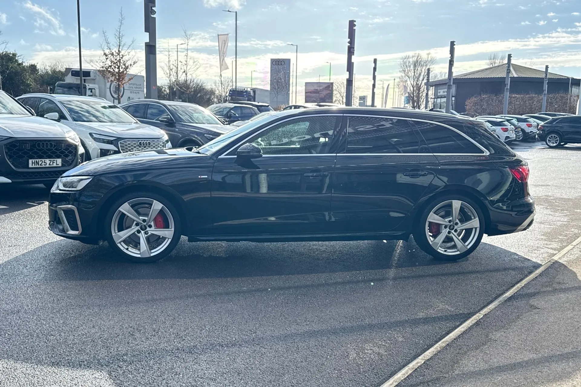 Audi A4 thumbnail image number 21