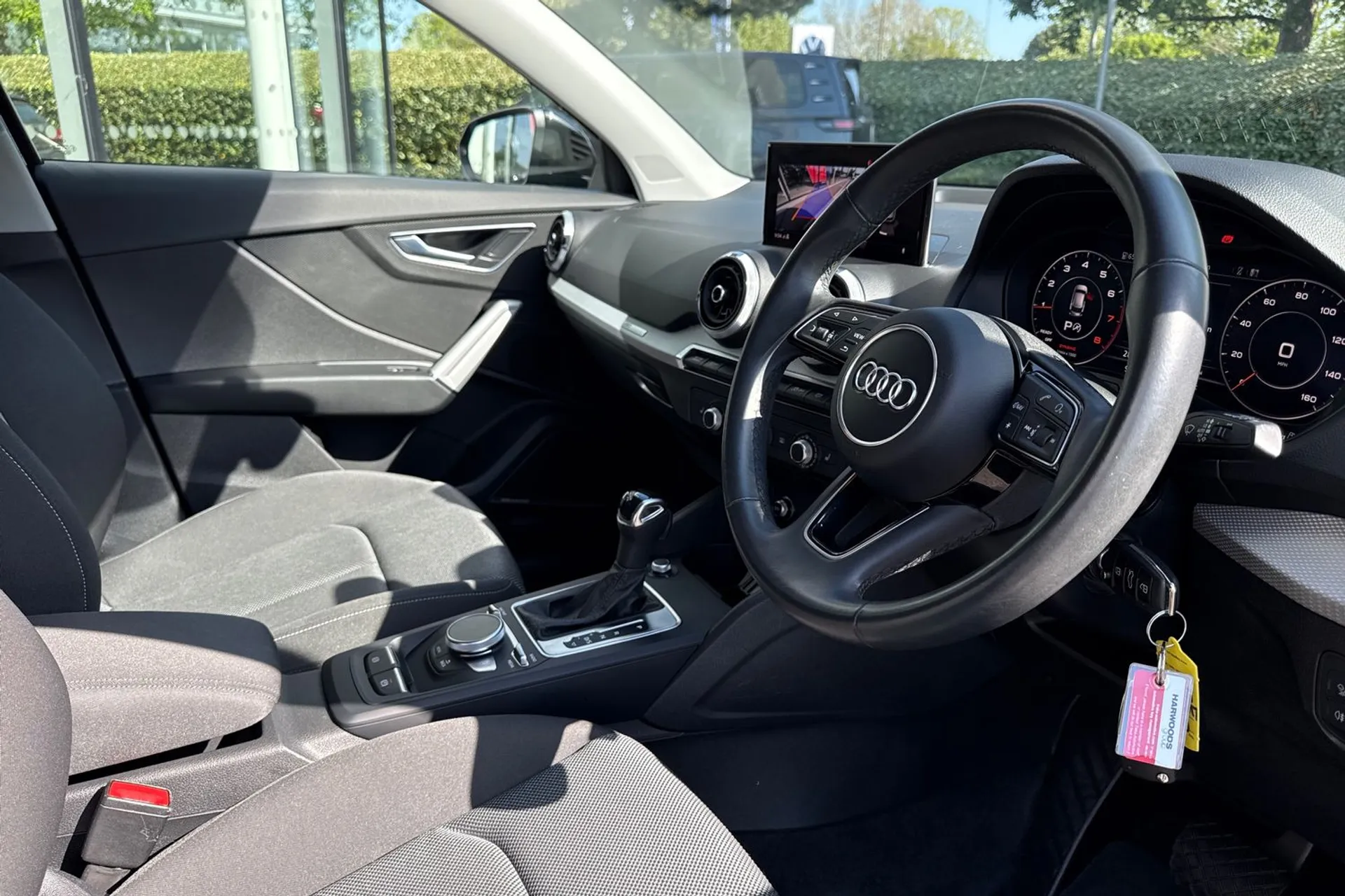 Audi Q2 thumbnail image number 18