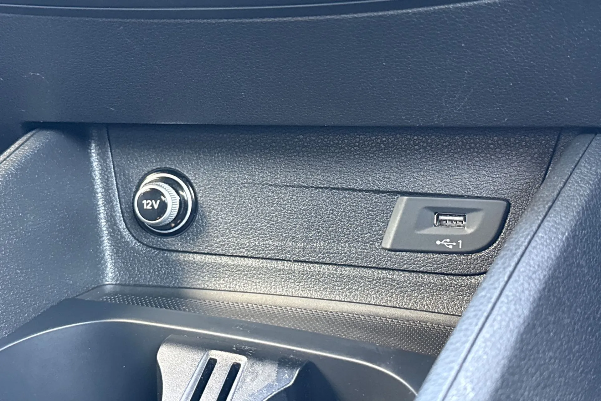 Audi Q2 thumbnail image number 40