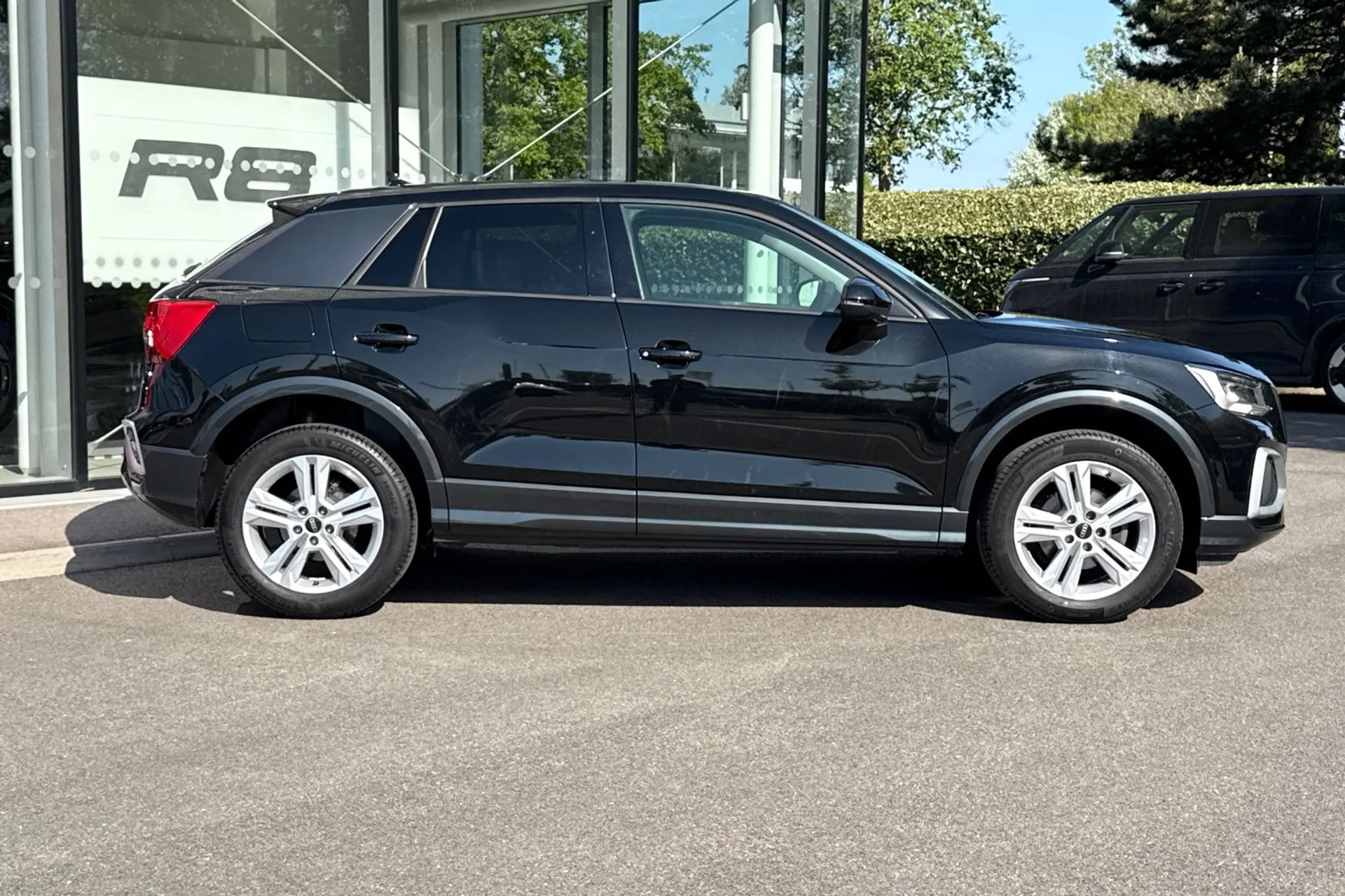 Audi Q2 thumbnail image number 2