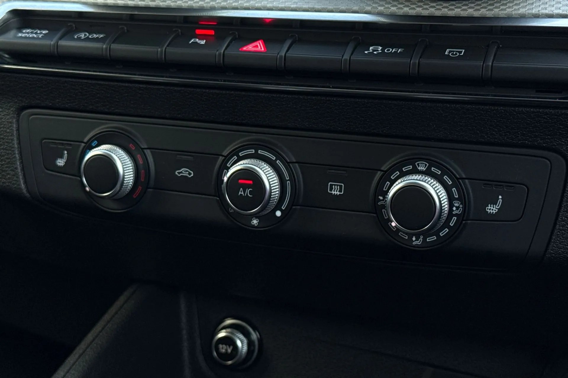 Audi Q2 thumbnail image number 27