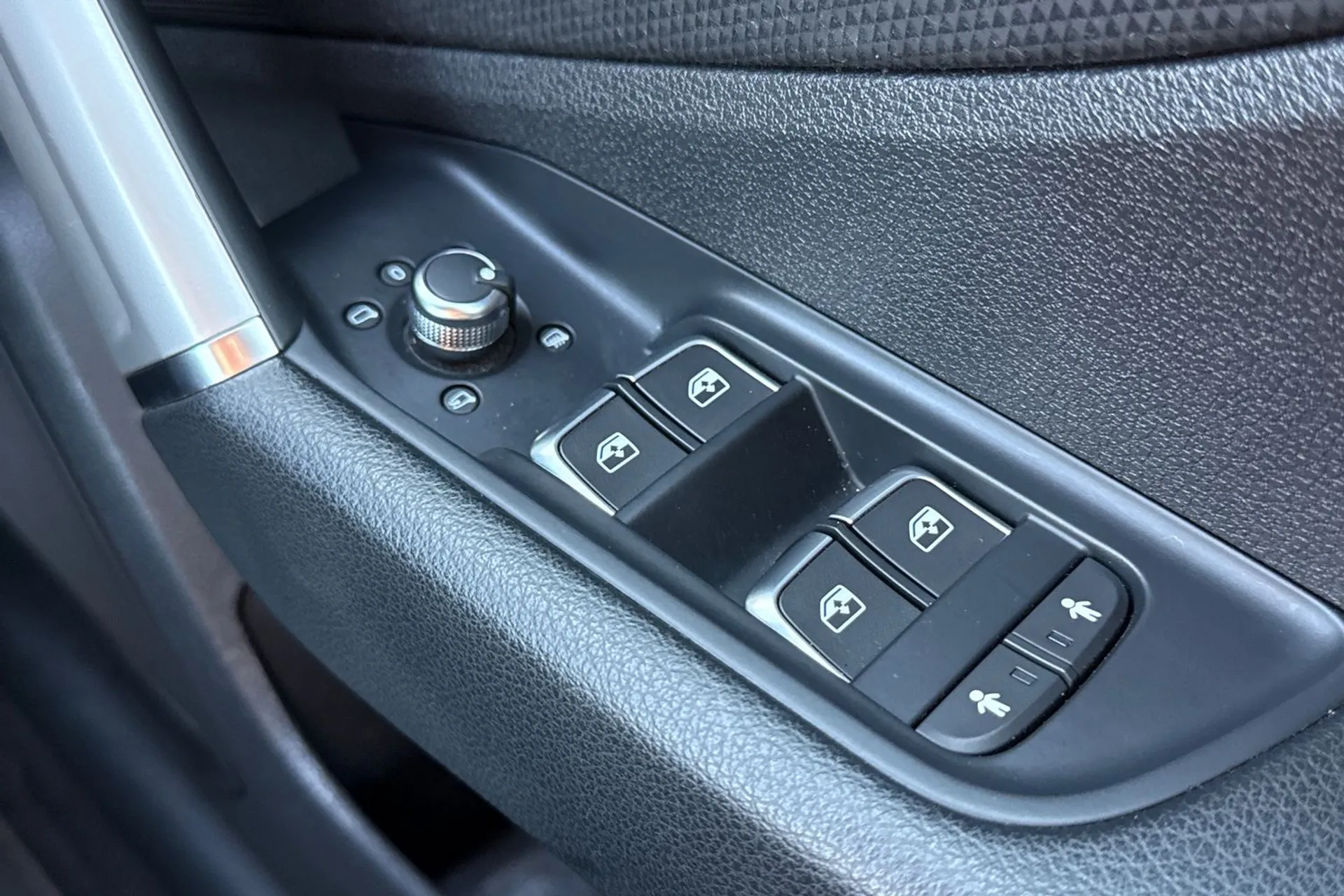 Audi Q2 thumbnail image number 29