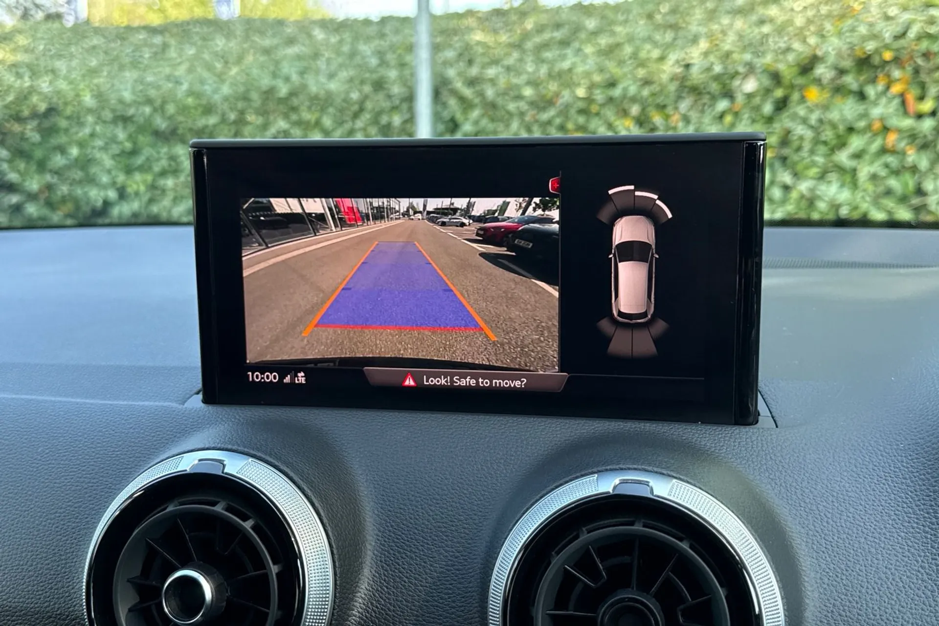 Audi Q2 thumbnail image number 3