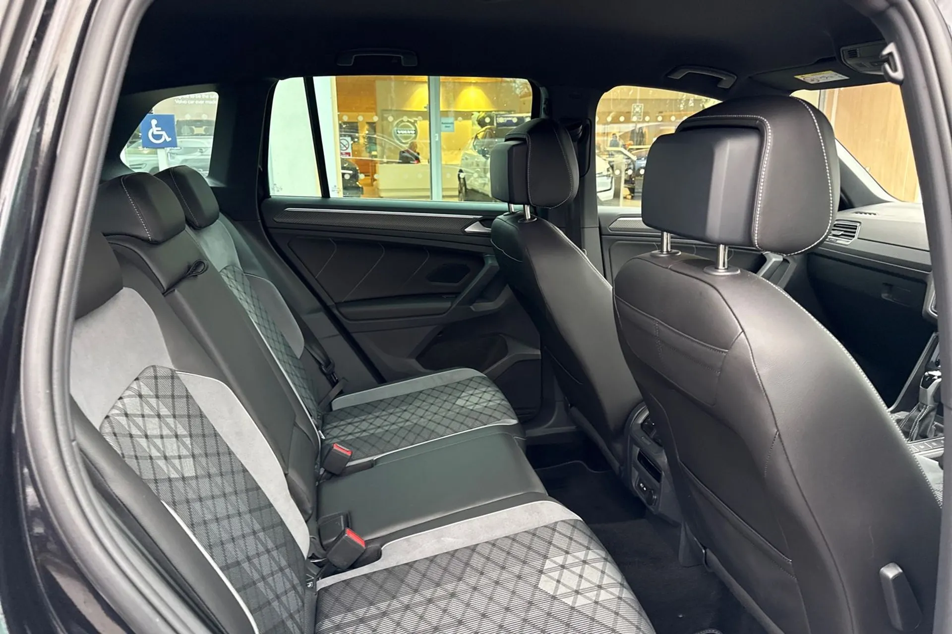 VOLKSWAGEN TIGUAN thumbnail image number 23