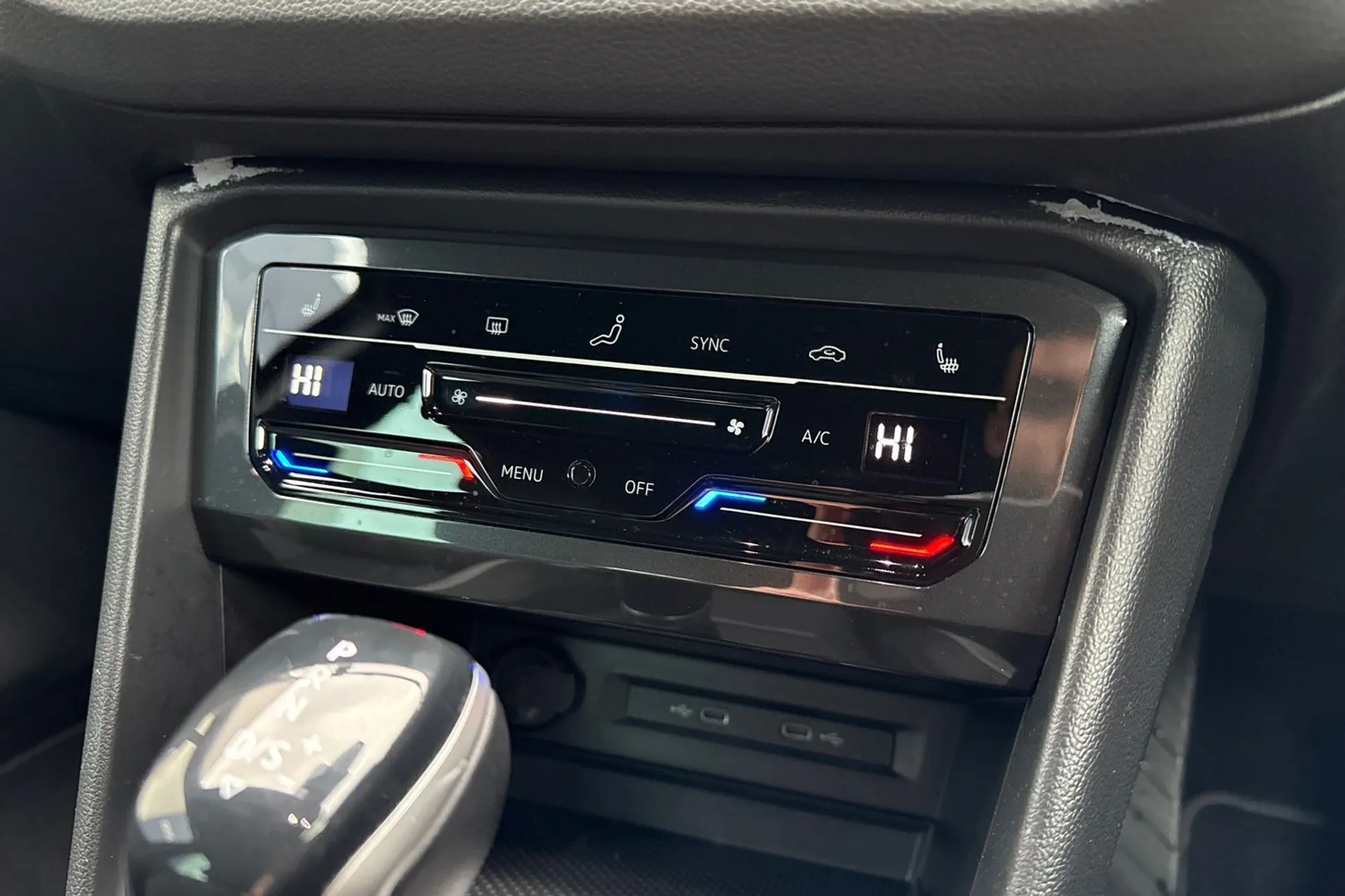 VOLKSWAGEN TIGUAN thumbnail image number 38