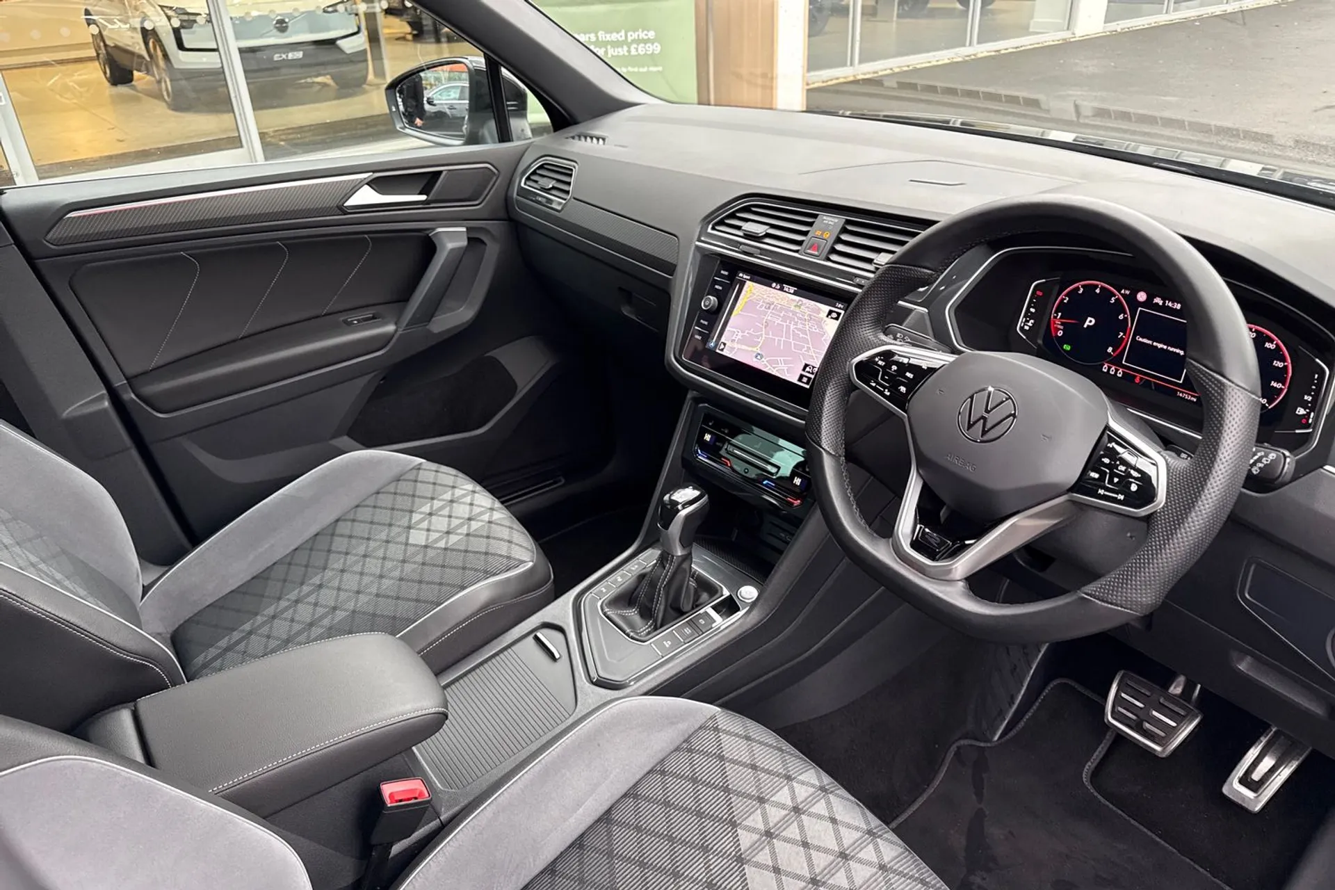 VOLKSWAGEN TIGUAN thumbnail image number 6