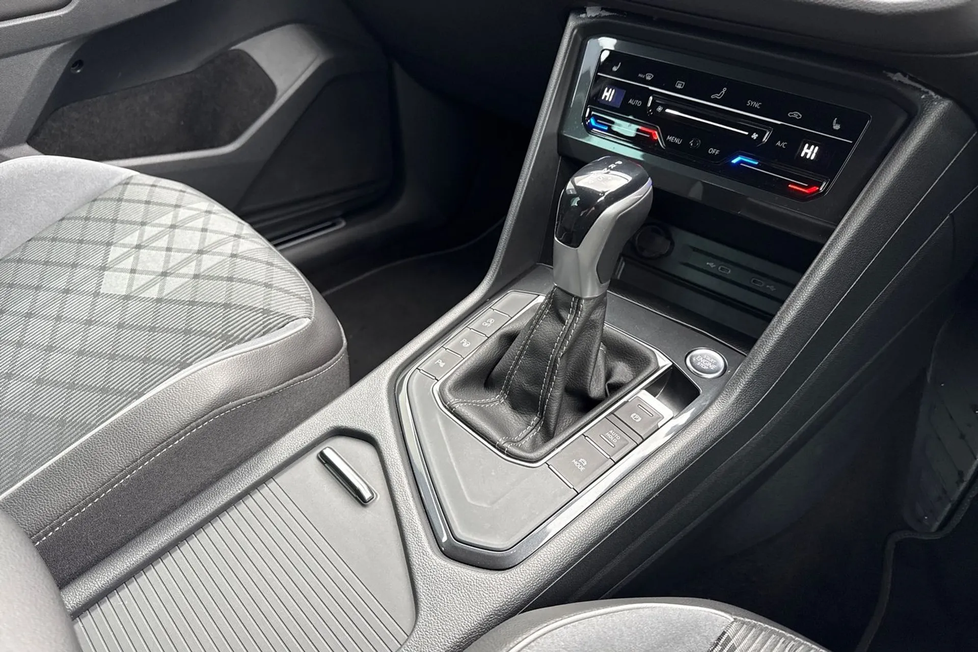 VOLKSWAGEN TIGUAN thumbnail image number 41