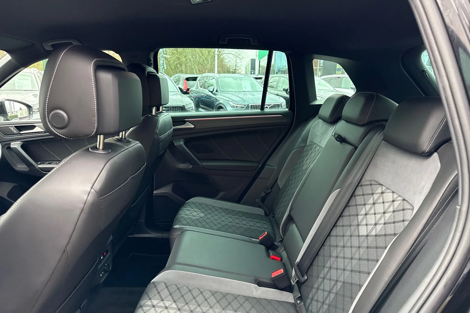 VOLKSWAGEN TIGUAN thumbnail image number 30