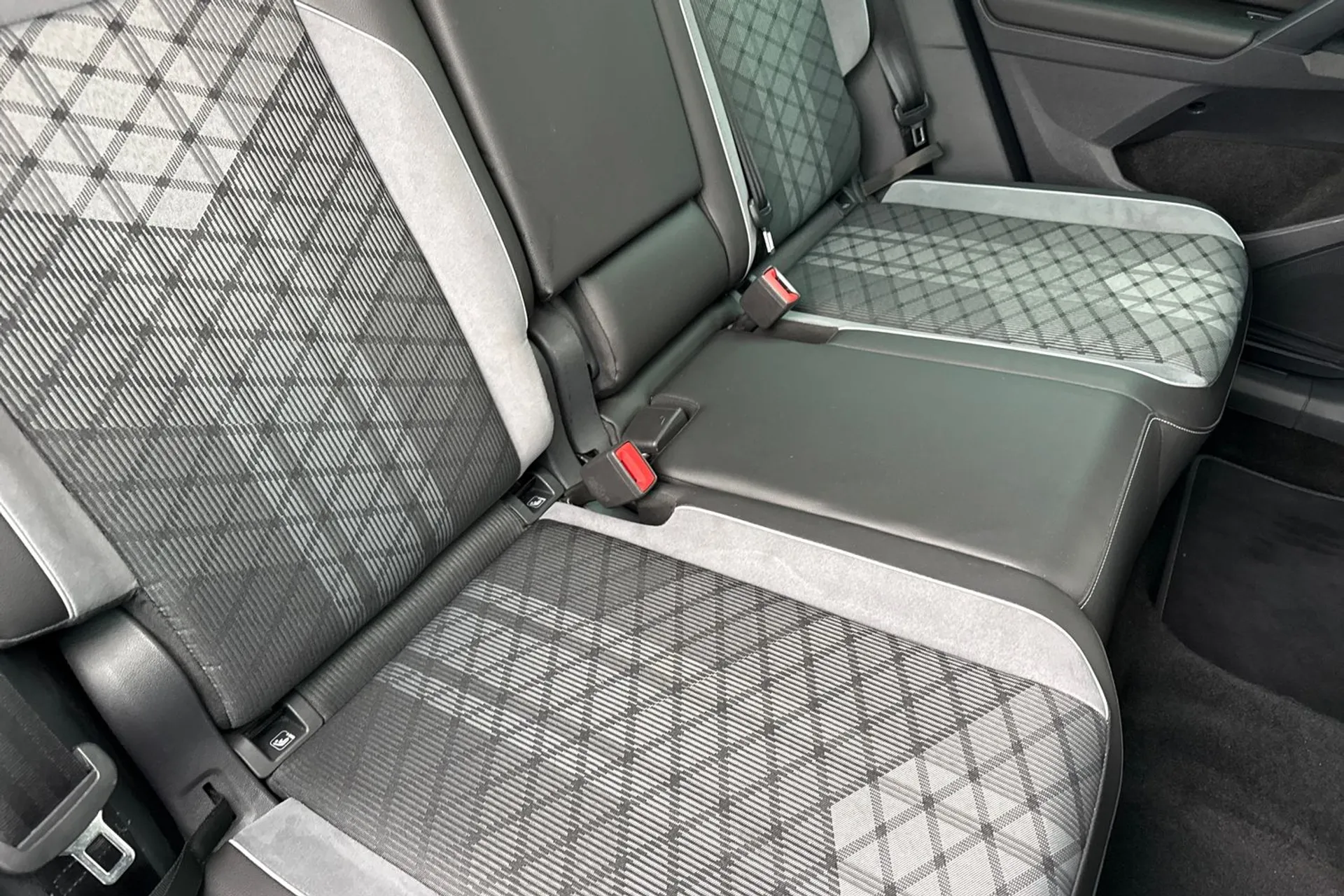 VOLKSWAGEN TIGUAN thumbnail image number 25