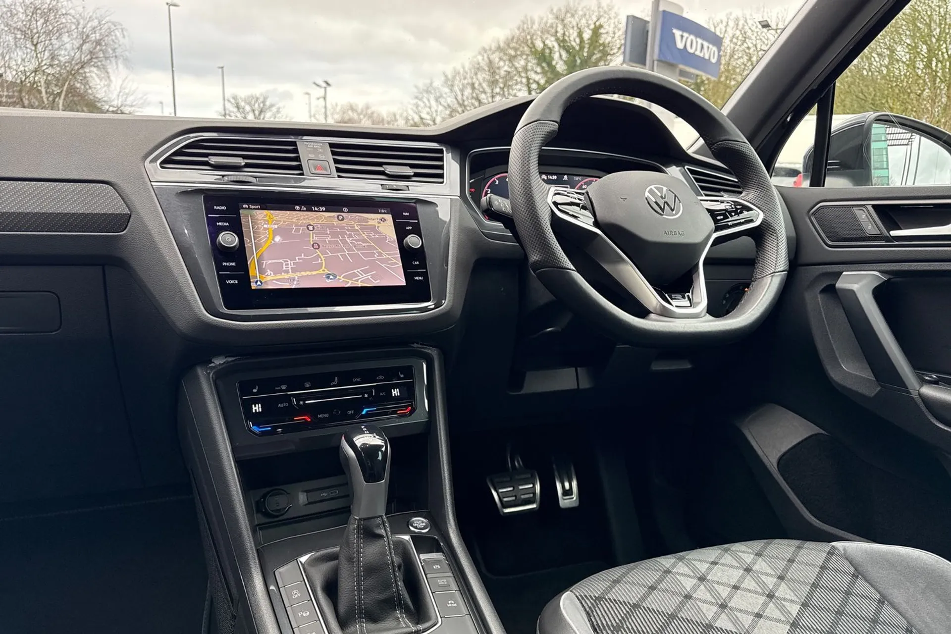 VOLKSWAGEN TIGUAN thumbnail image number 35