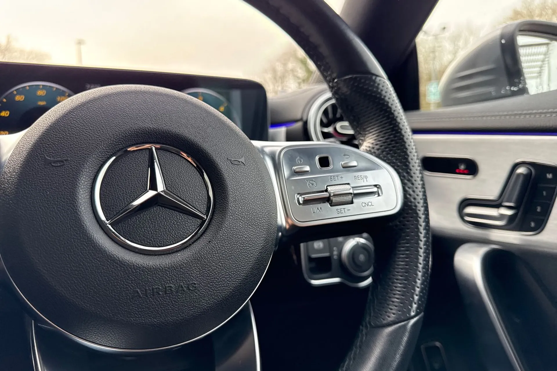 MERCEDES-BENZ CLA thumbnail image number 36