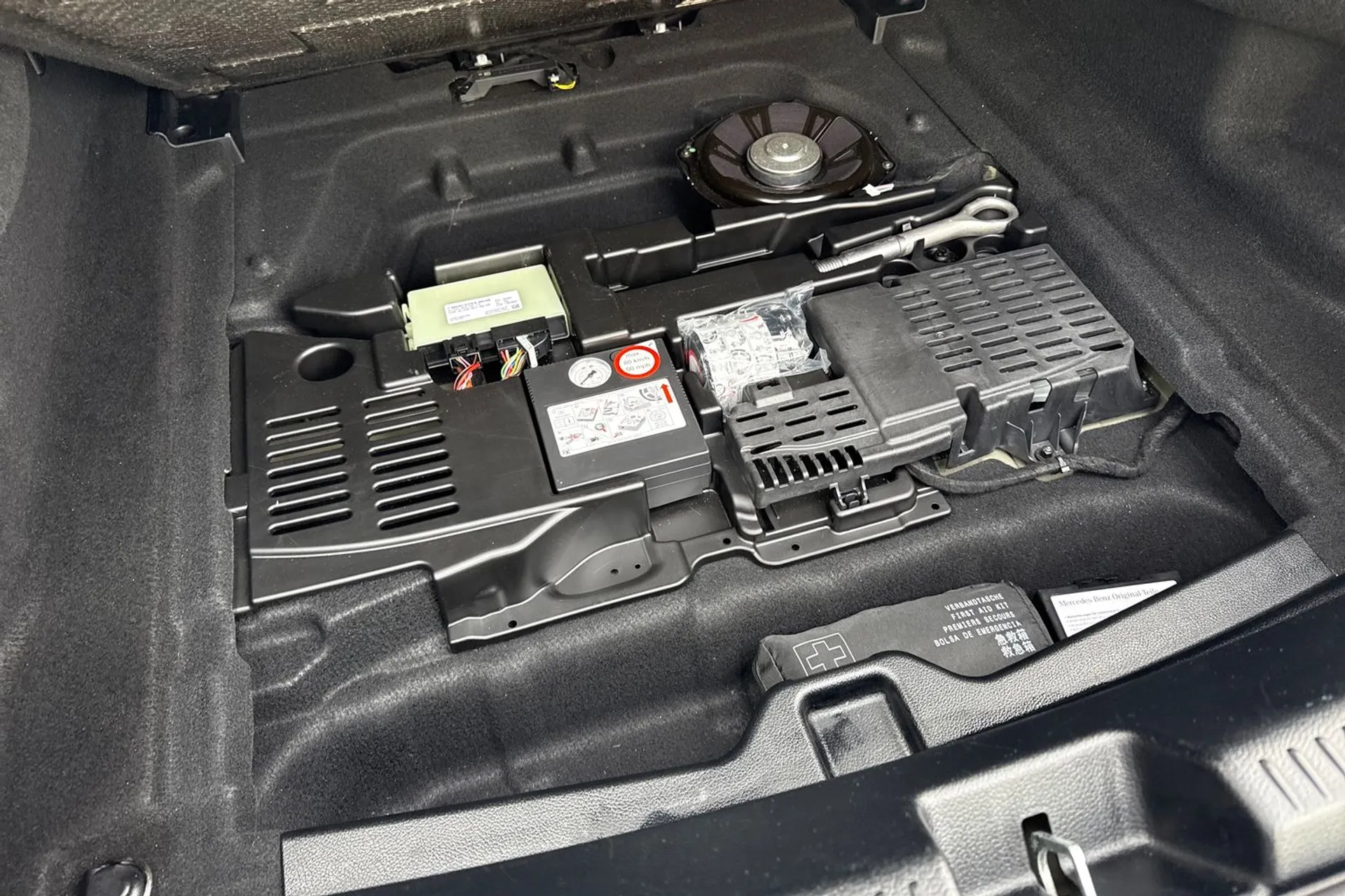 MERCEDES-BENZ CLA thumbnail image number 21