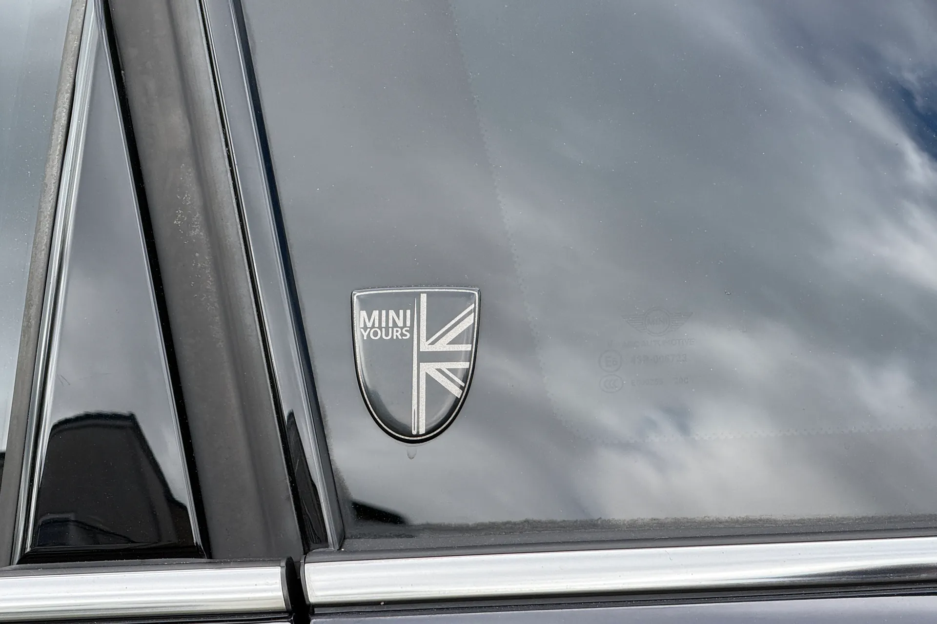 MINI HATCHBACK thumbnail image number 48