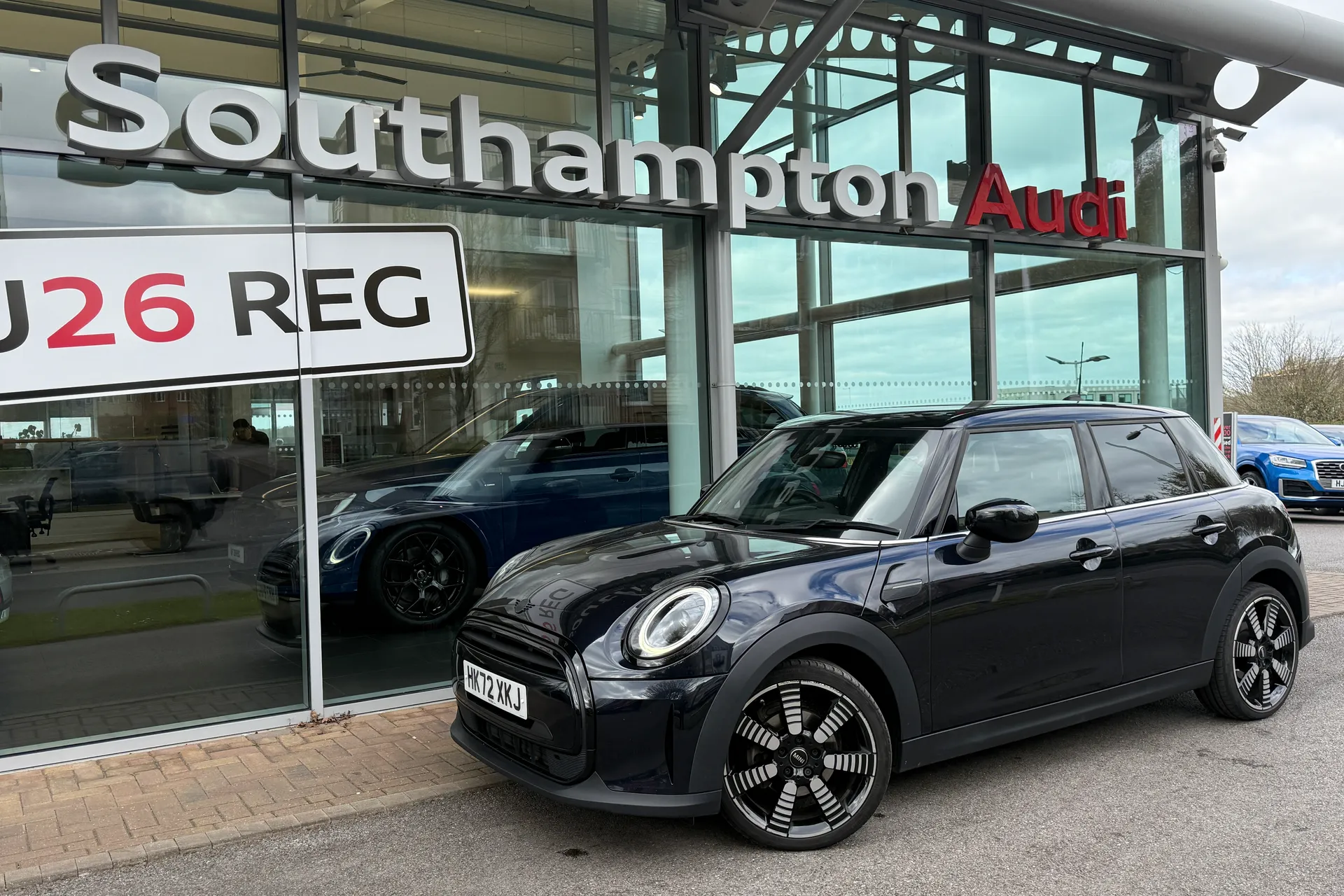 MINI HATCHBACK thumbnail image number 58