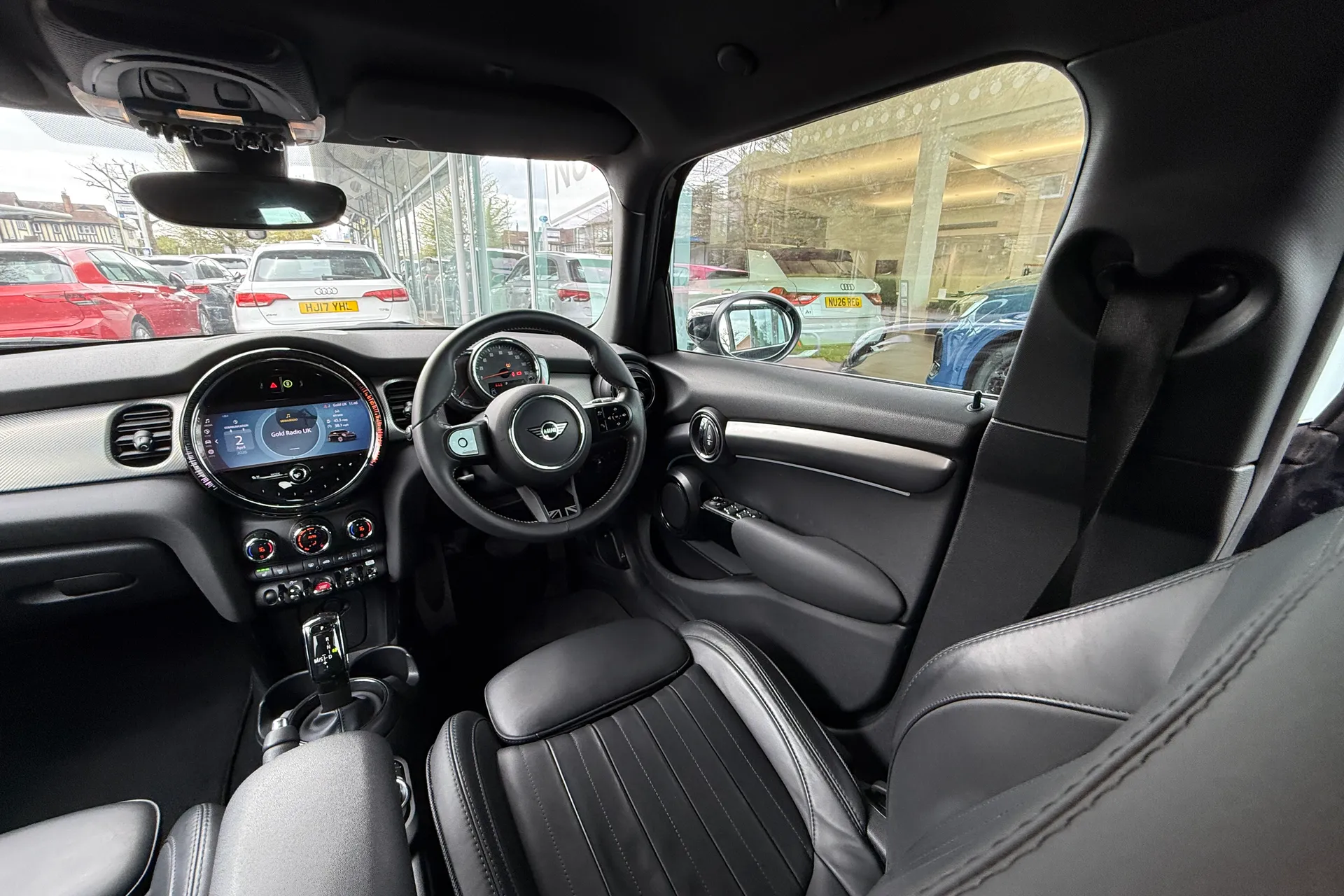 MINI HATCHBACK thumbnail image number 41