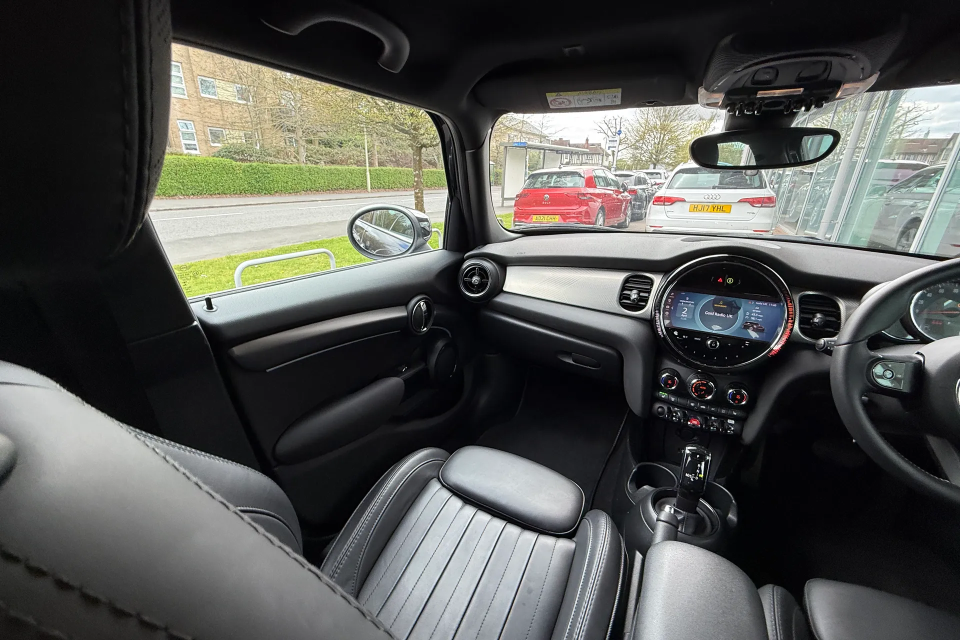 MINI HATCHBACK thumbnail image number 42