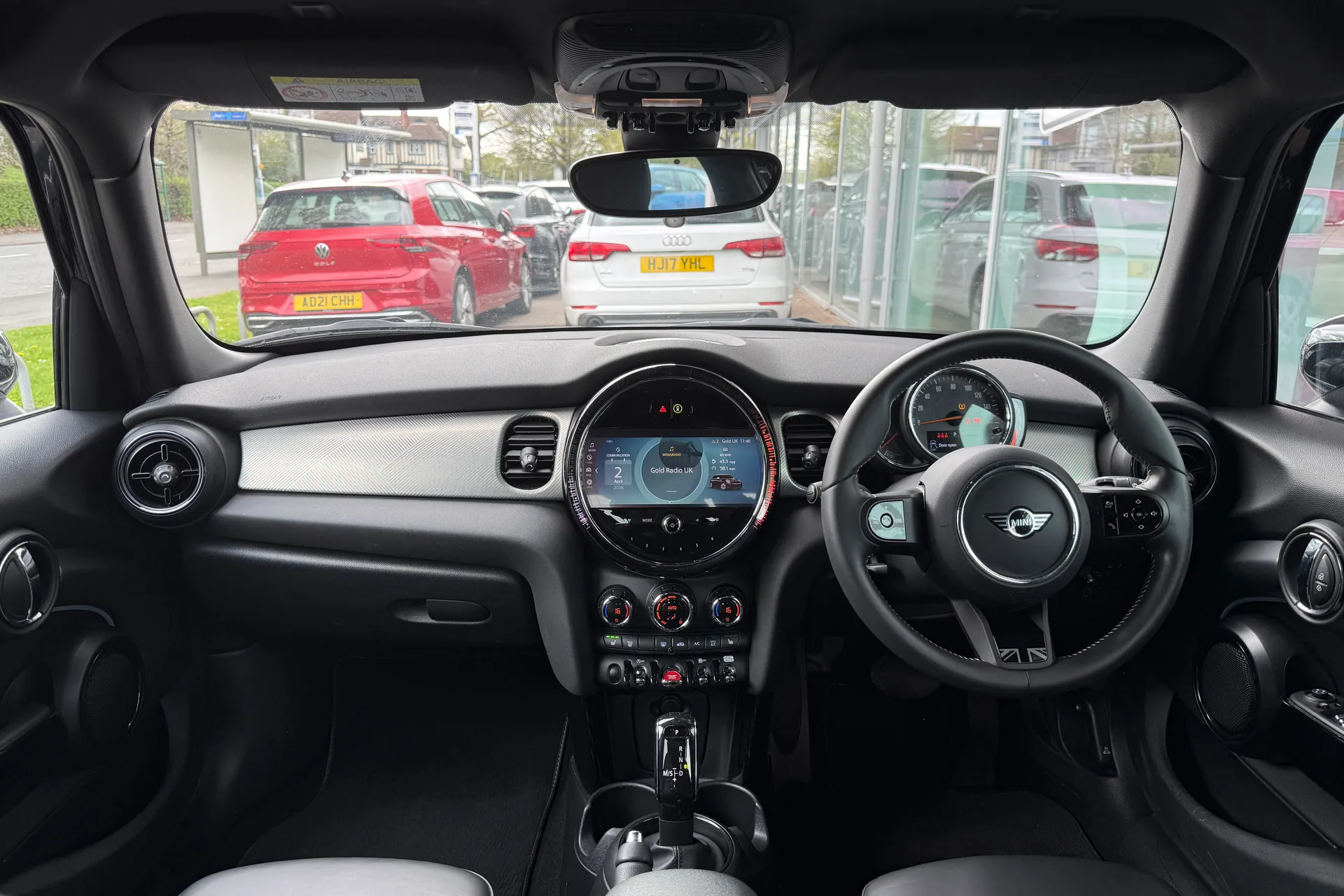MINI HATCHBACK thumbnail image number 3