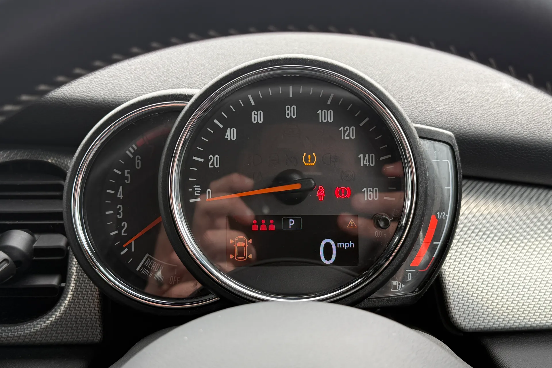 MINI HATCHBACK thumbnail image number 10