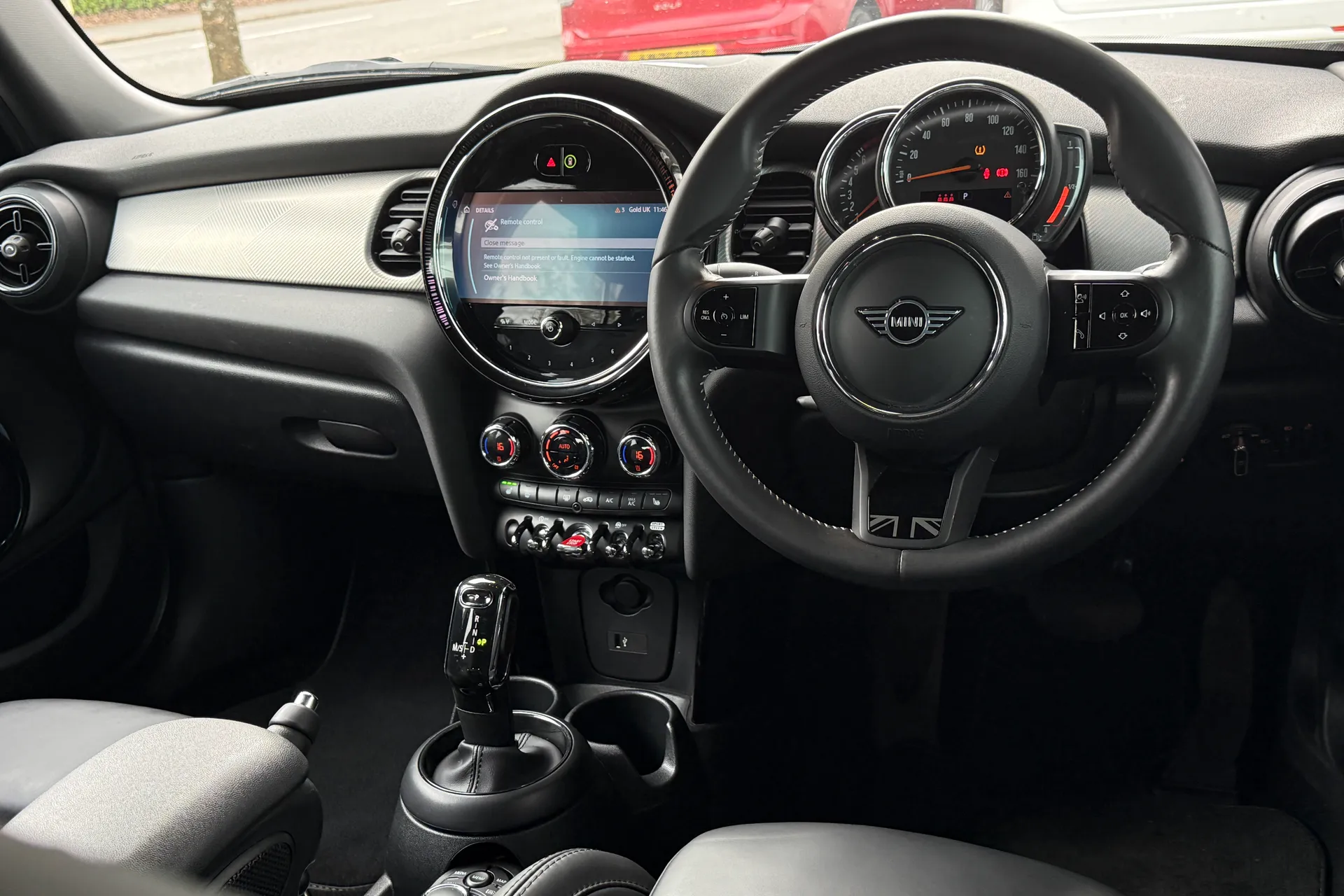MINI HATCHBACK thumbnail image number 35