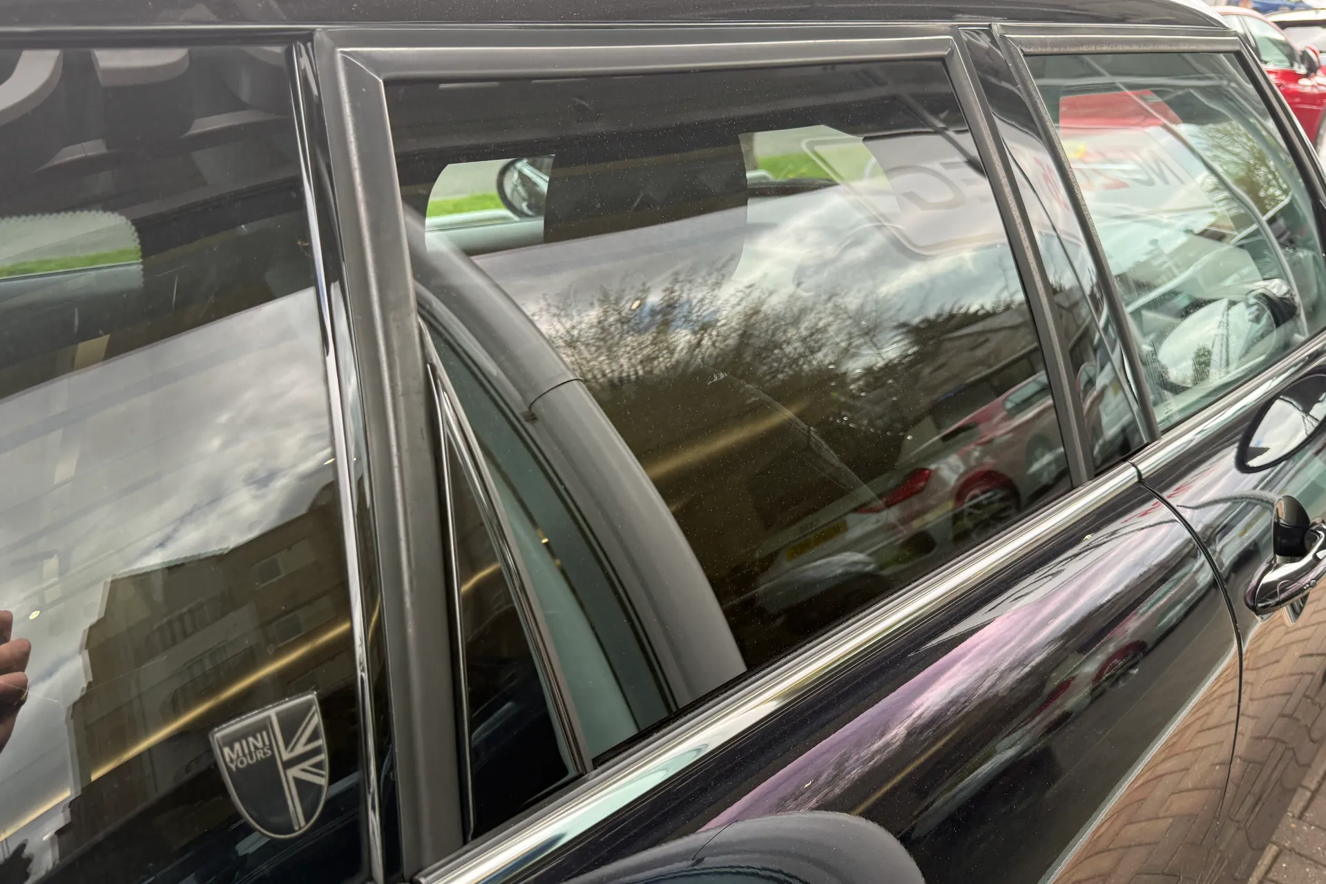 MINI HATCHBACK thumbnail image number 34