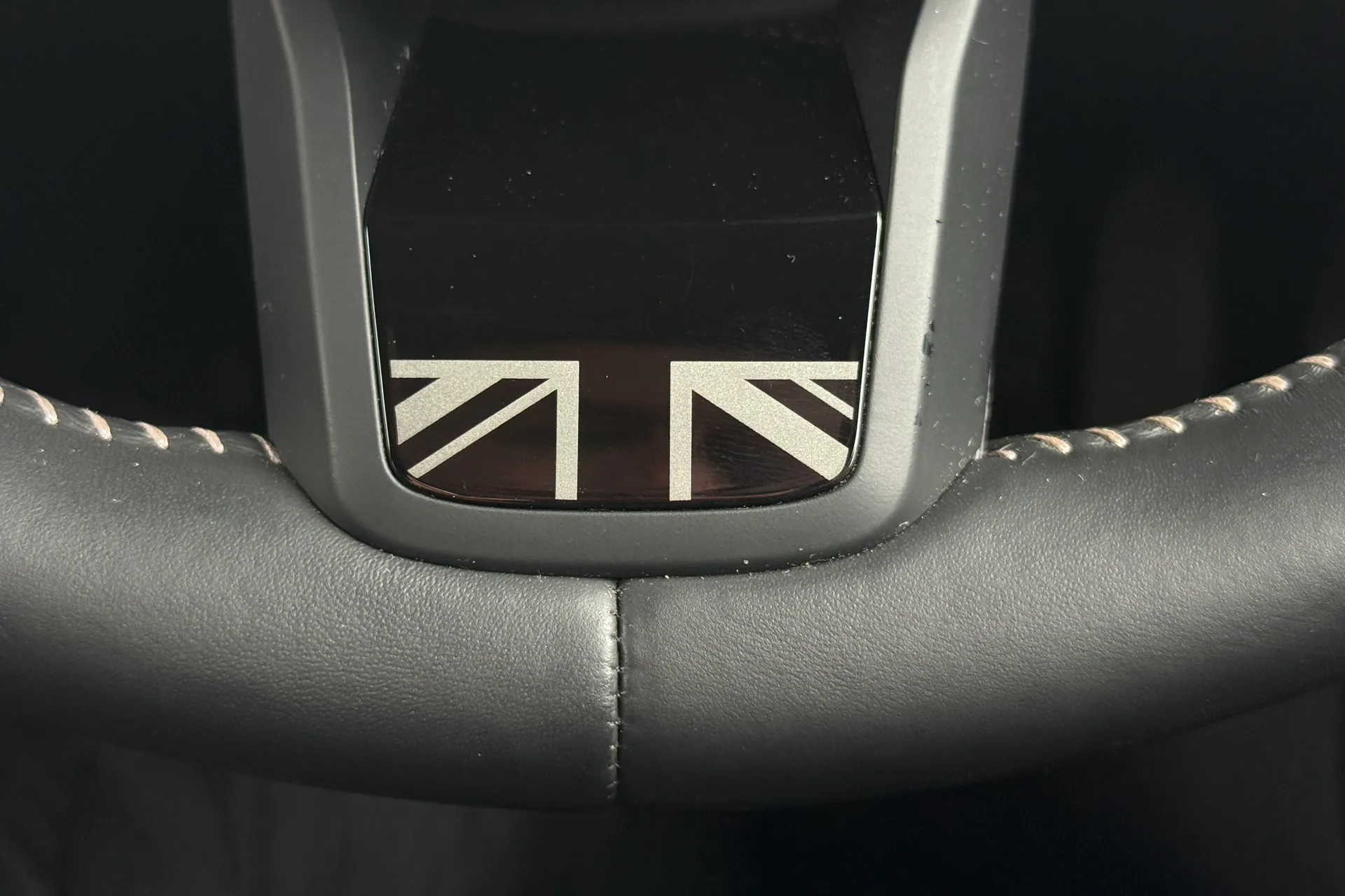 MINI HATCHBACK thumbnail image number 13