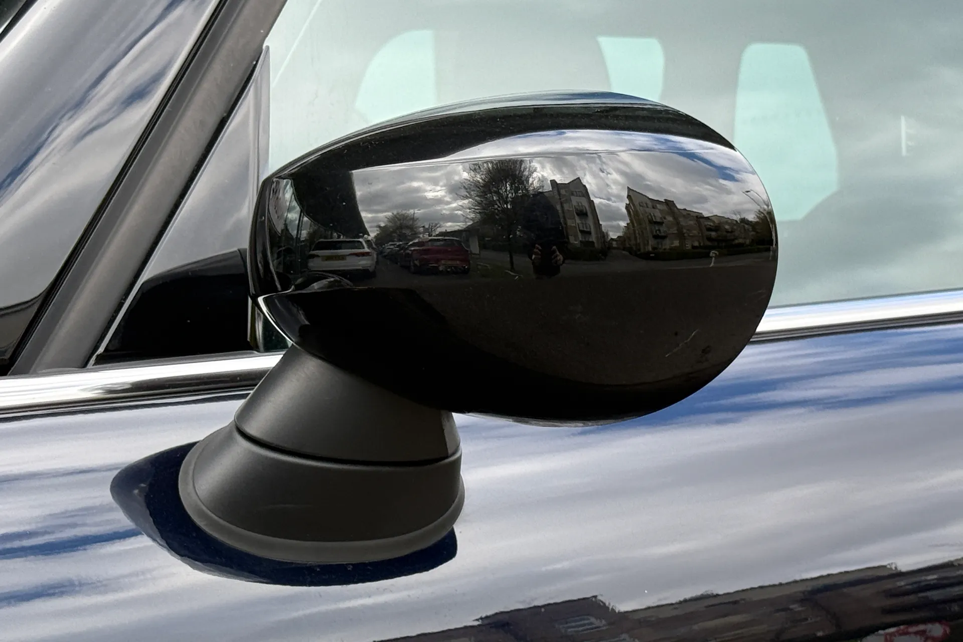 MINI HATCHBACK thumbnail image number 53