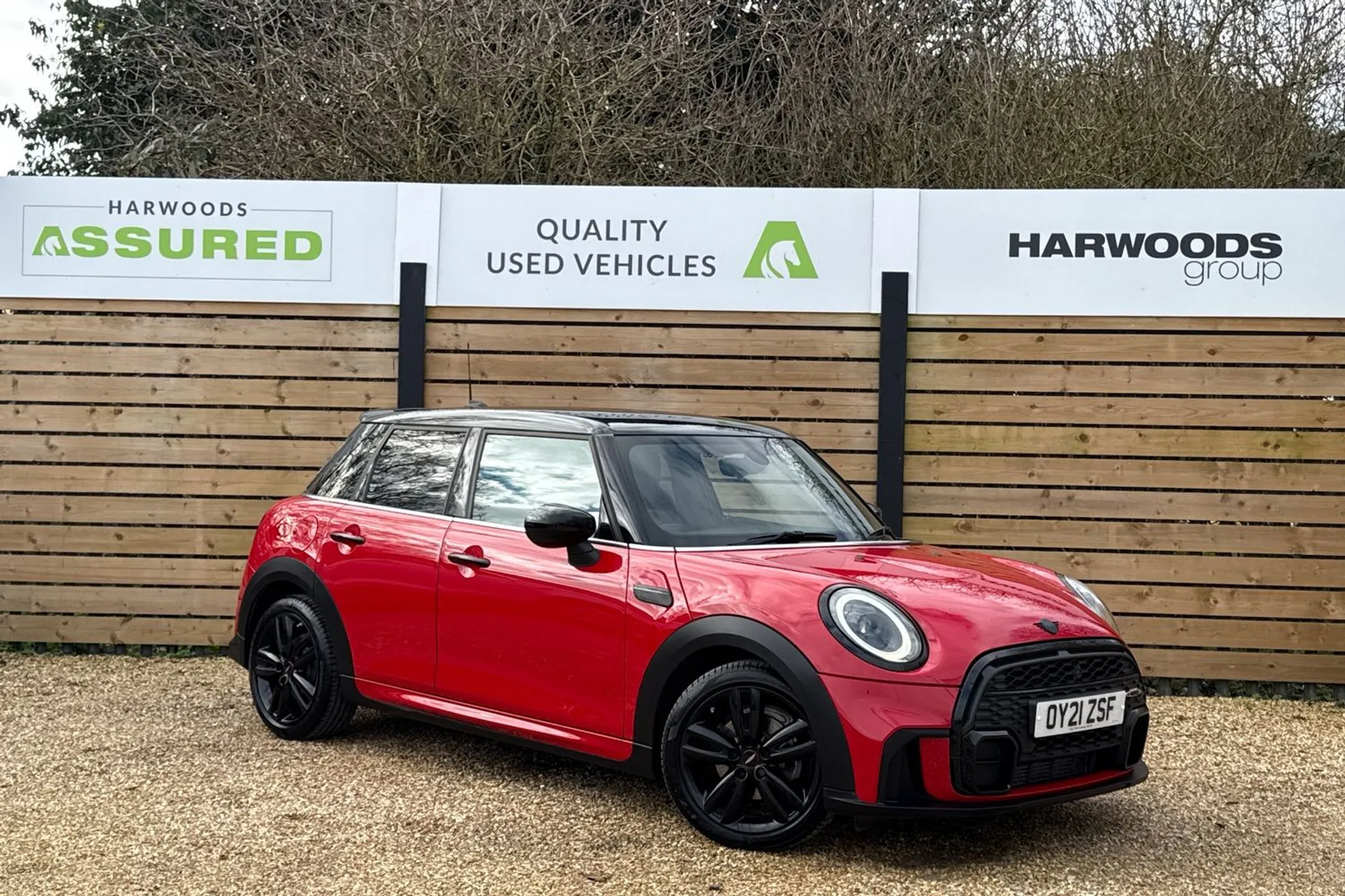 MINI HATCHBACK focused image