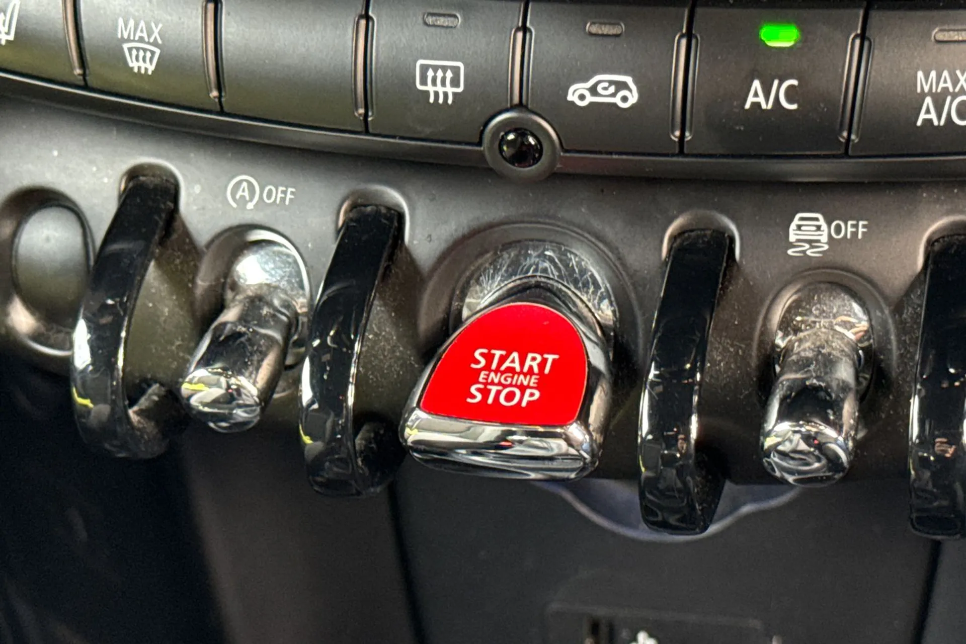 MINI HATCHBACK thumbnail image number 53